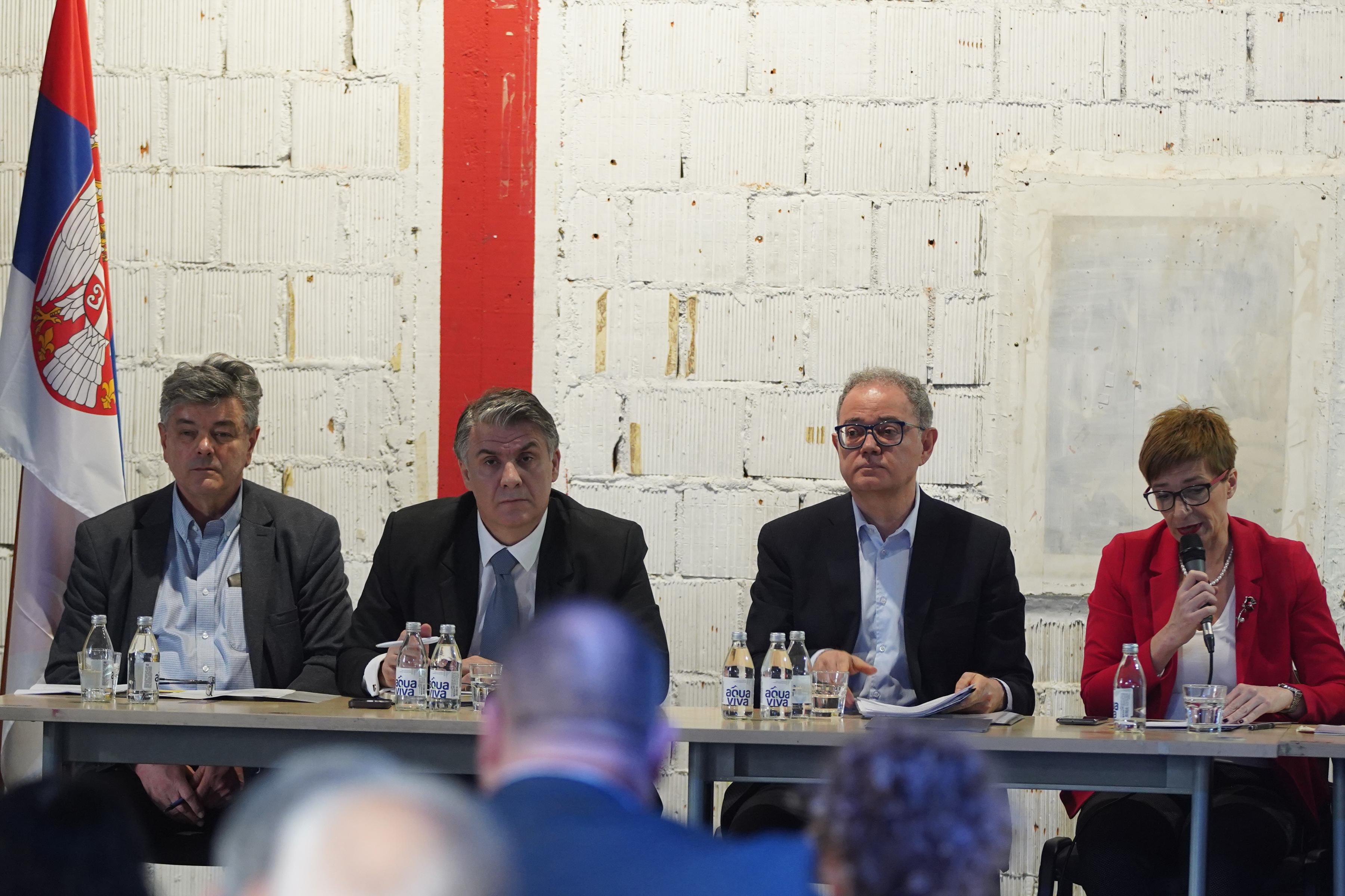 The Democratic Party held a session of the General Committee in Dorcol Place.Demokratska stranka je odrzala sednicu Glavng odbora u Dorcol Placu.