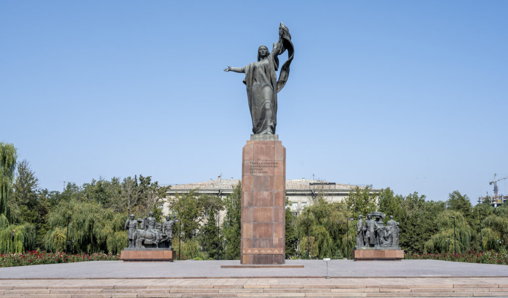 Statue on Revolution Militants Square, municipal park in Bishkek, Kyrgyzstan,Image: 835365693, License: Royalty-free, Restrictions: , Model Release: no, Credit line: Moritz Wolf / imageBROKER / Profimedia