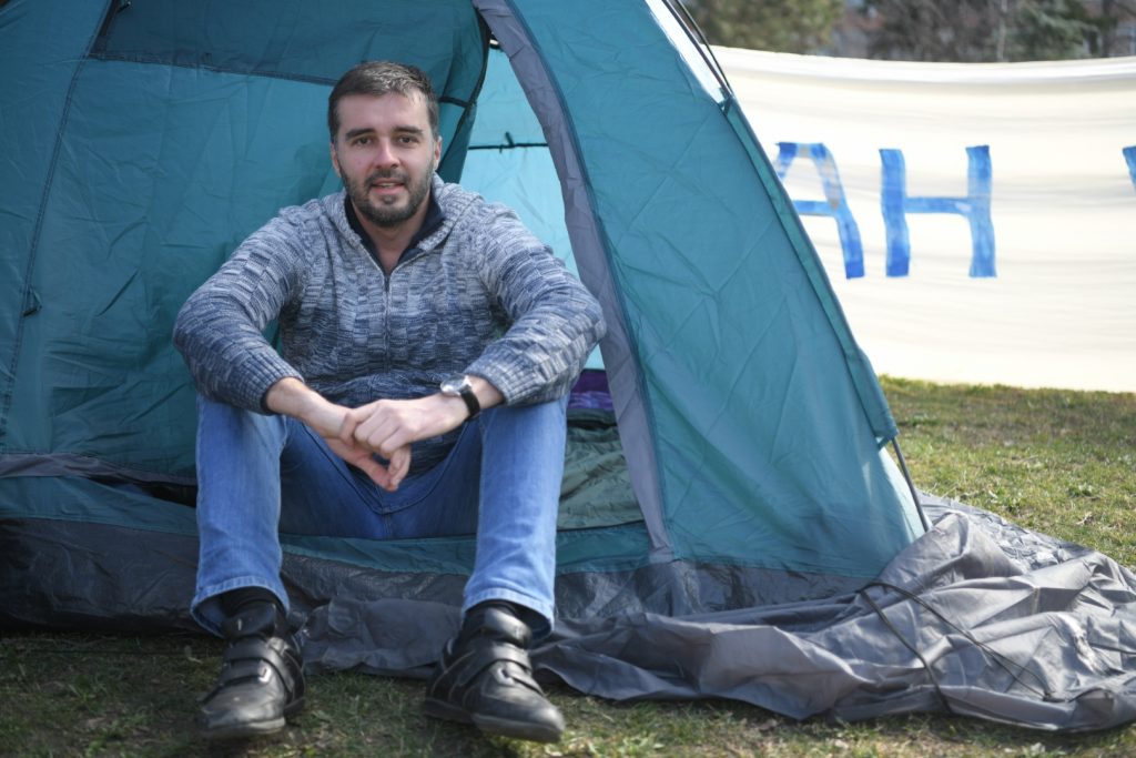 Beograd, 12.02.2022. Pionirski park, Predsedništvo, Ekološki protest, kampovanje ispred predsedništva, ekološki aktivisti, rio tinto Ekološki aktivisti kampuju ispred Predsedništva Foto: Dragan Mujan/Nova.rs