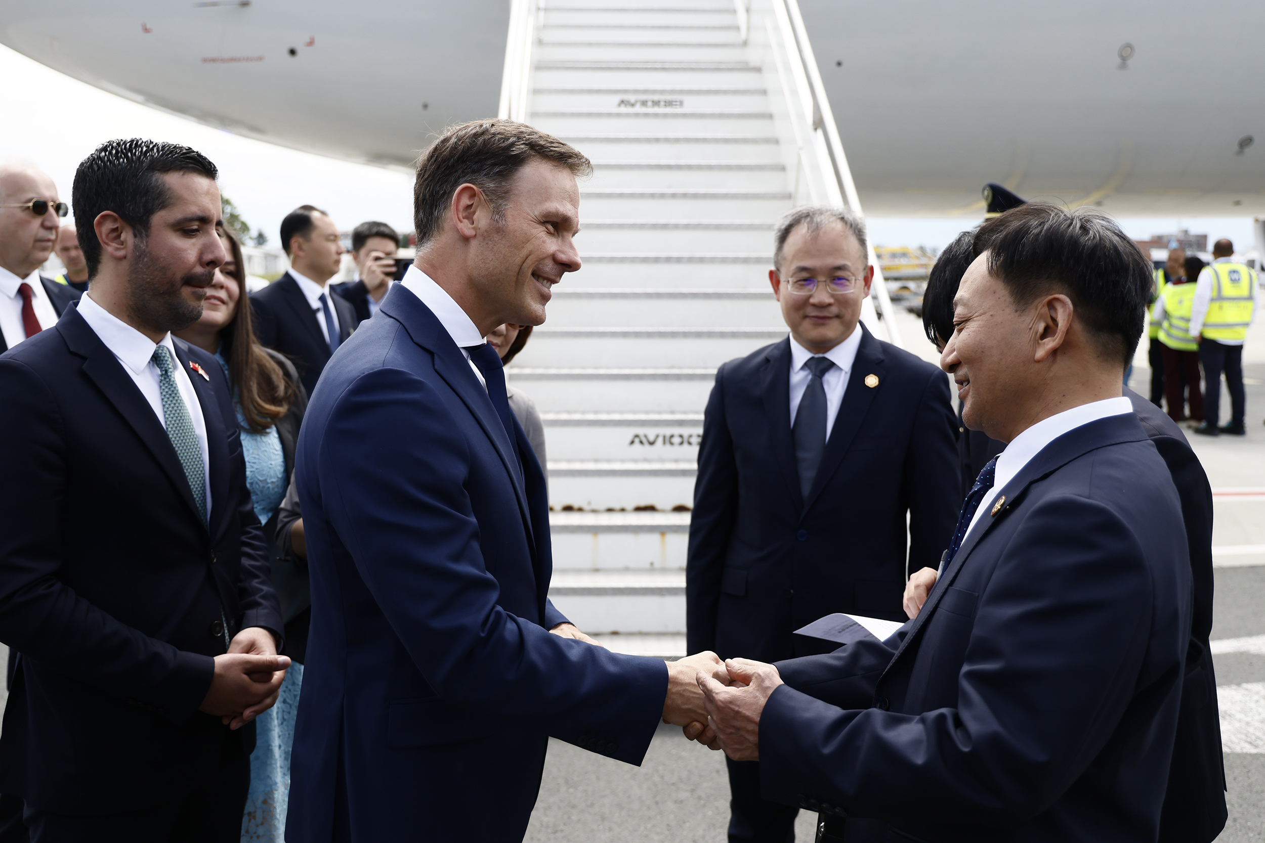 TOMILSAV MOMIROVIĆ, SINIŠA MALI, LI MING