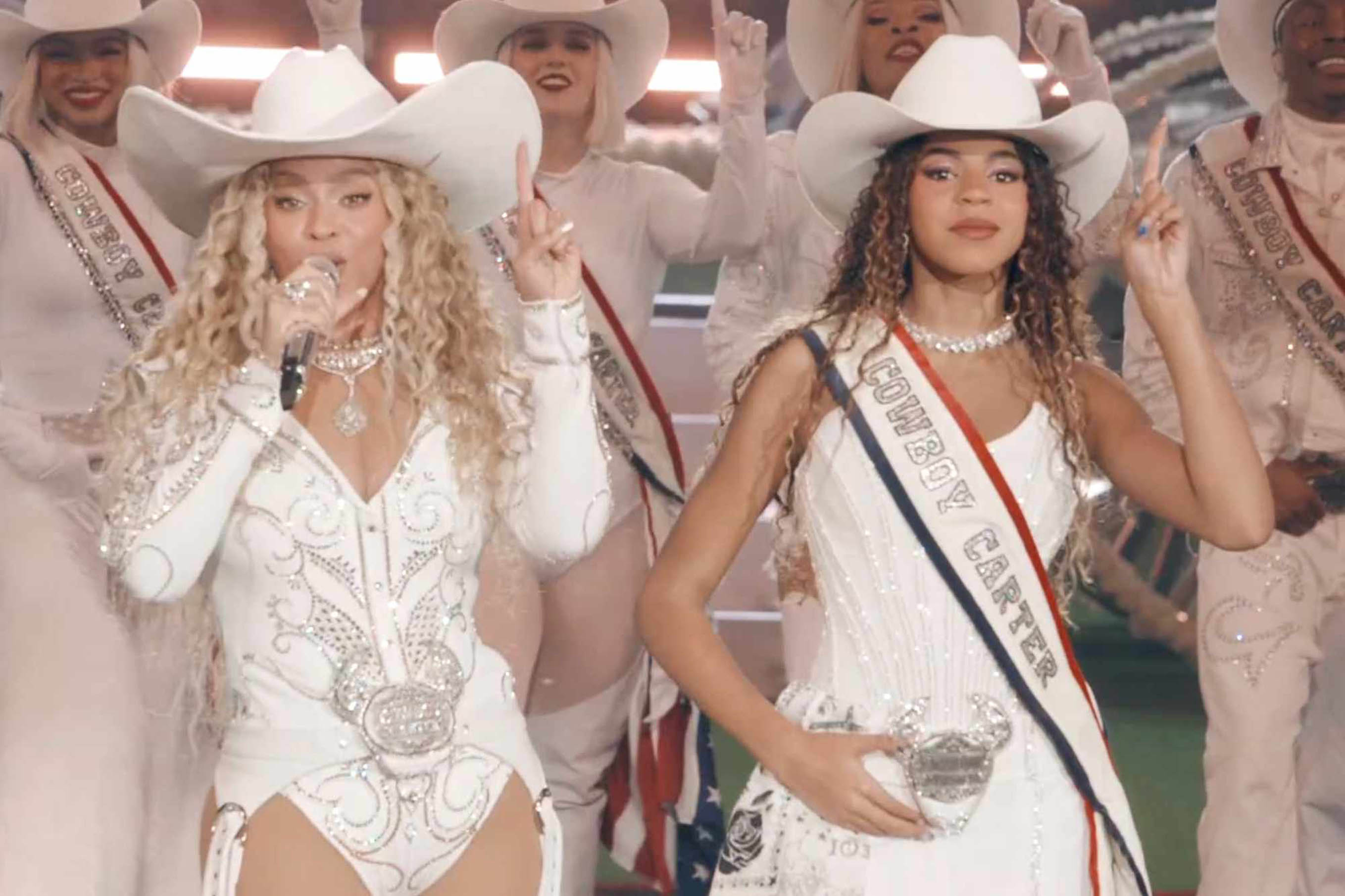 27-12-2024
Beyoncé Brings Daughter Blue Ivy Out During Debut 'Cowboy Carter' Performance at Ravens-Texans Halftime Show,Image: 950398817, License: Rights-managed, Restrictions: , Model Release: no, Credit line: