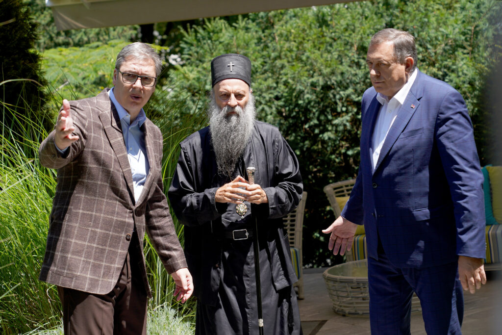 Beograd, 20. jula 2023 - Predsednik Republike Srbije Aleksandar Vuèiæ sastao se sa Patrijarhom srpskim Porfirijem i predsednikom Republike Srpske Miloradom Dodikom. FOTO TANJUG/ ZORAN ESTIÆ/bs