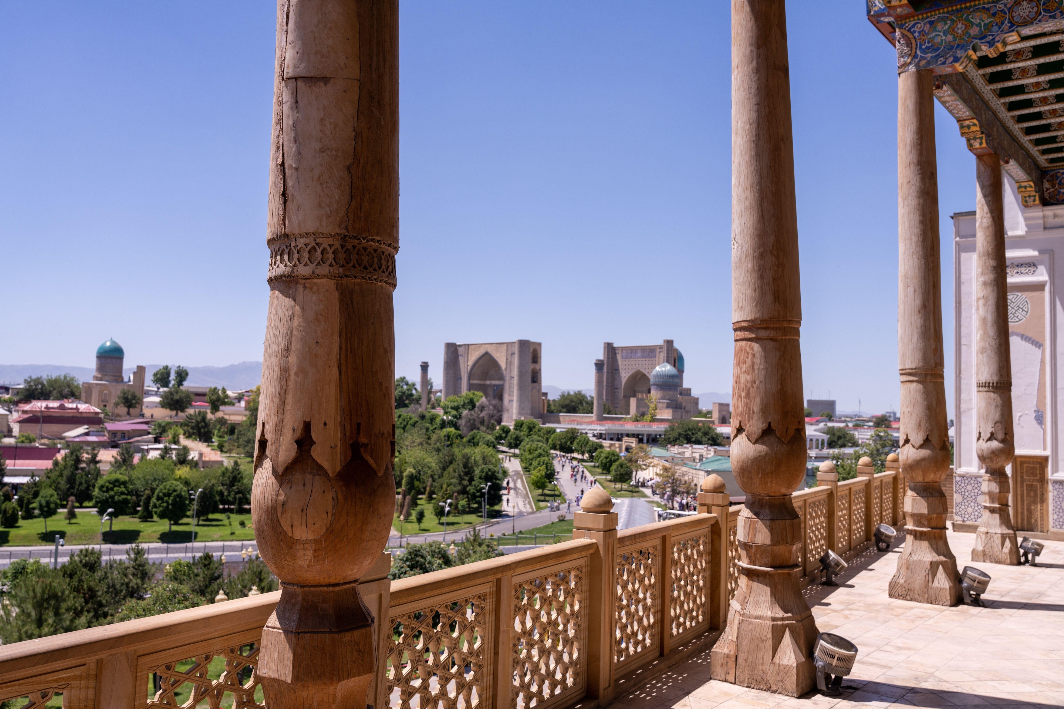 A beautiful city with a large building in the background