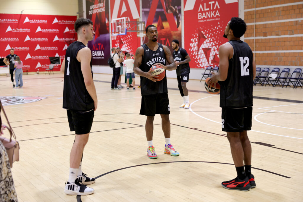 Mario Nakic (L) Isiaha Mike i  Sterling Brown KK Partizan, trening Avgust 15. 2024. Beograd (credit image &amp; photo: Srdjan Stevanovic/ STARSPORT)
