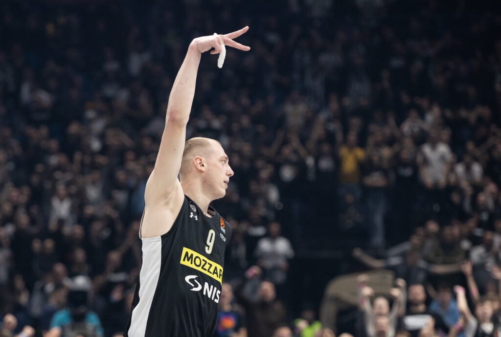 Alen Smailagic during the 2022/2023 Turkish Airlines EuroLeague Regular Season match between Partizan Mozzart Bet Belgrade and ALBA BERLIN on March 02, 2023 in Belgrade, Serbia. (Photo by Srdjan Stevanovic/Starsport.rs ©)