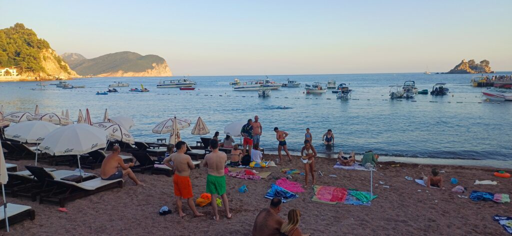 Sezona u CG CG plaže