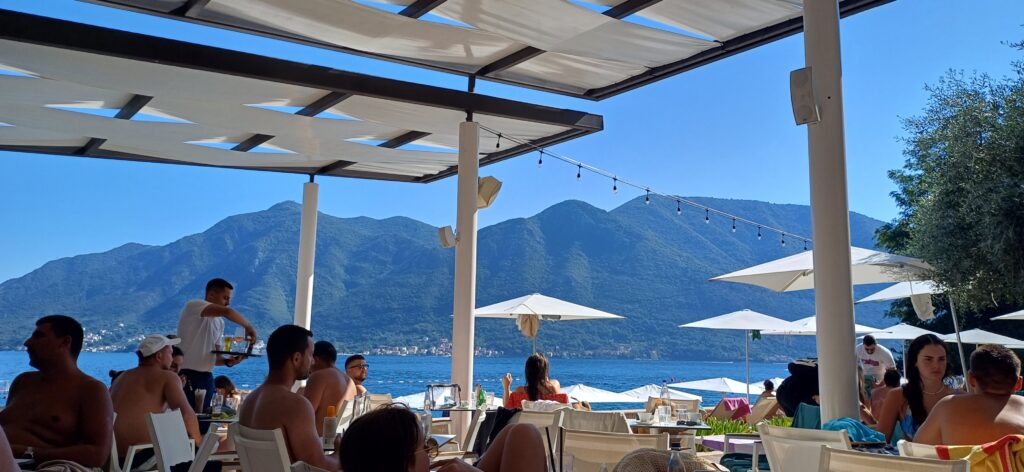 Sezona u CG CG plaže