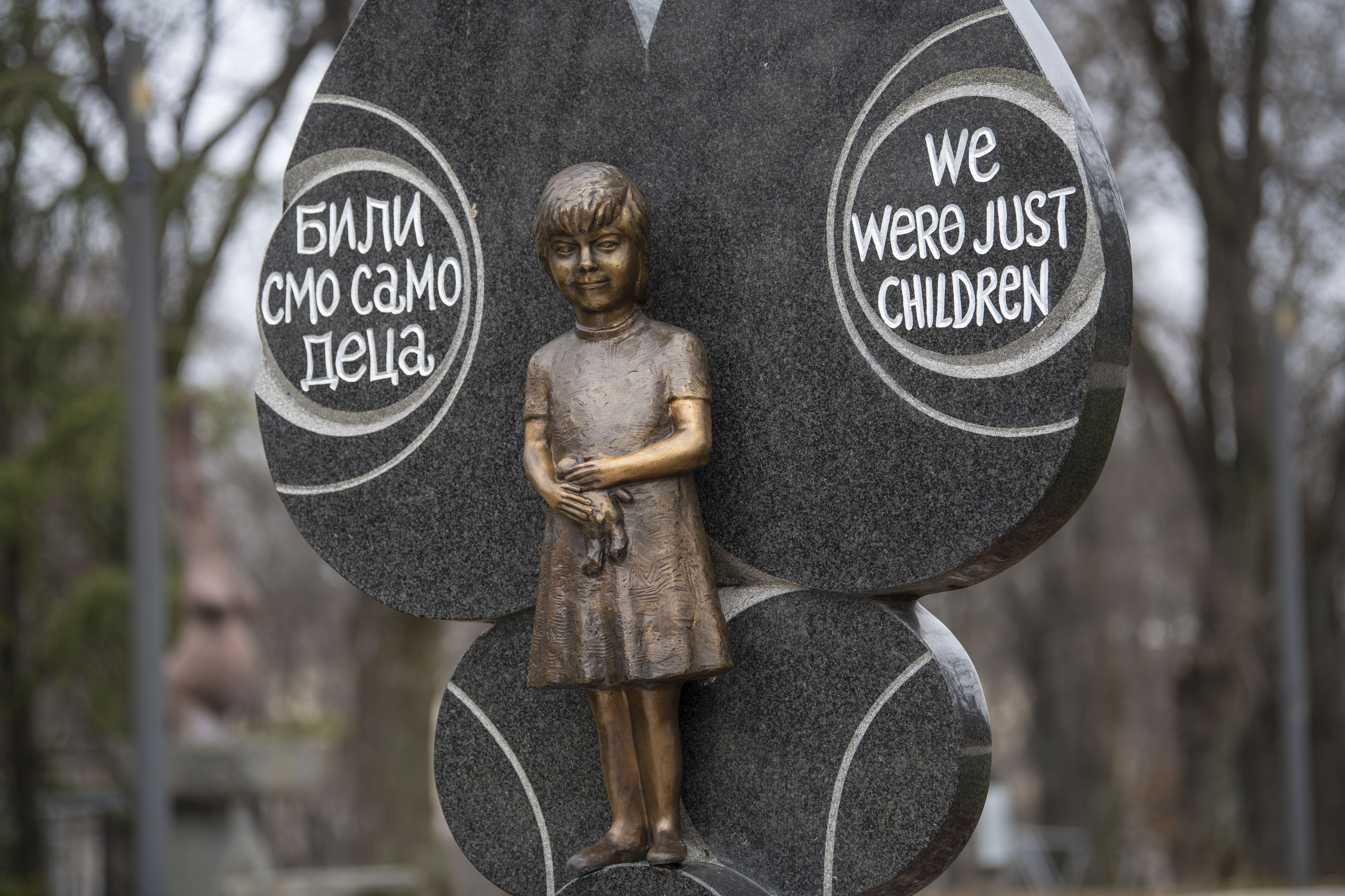 Beograd 09.03.2022, Tašmajdan, Bista devojčice, Milica Rakić, stradala tokom Nato bombardovanje 1999. Bili smo deca, mališani. Spomenik  u parku, deca stradala tokom Nato agresije