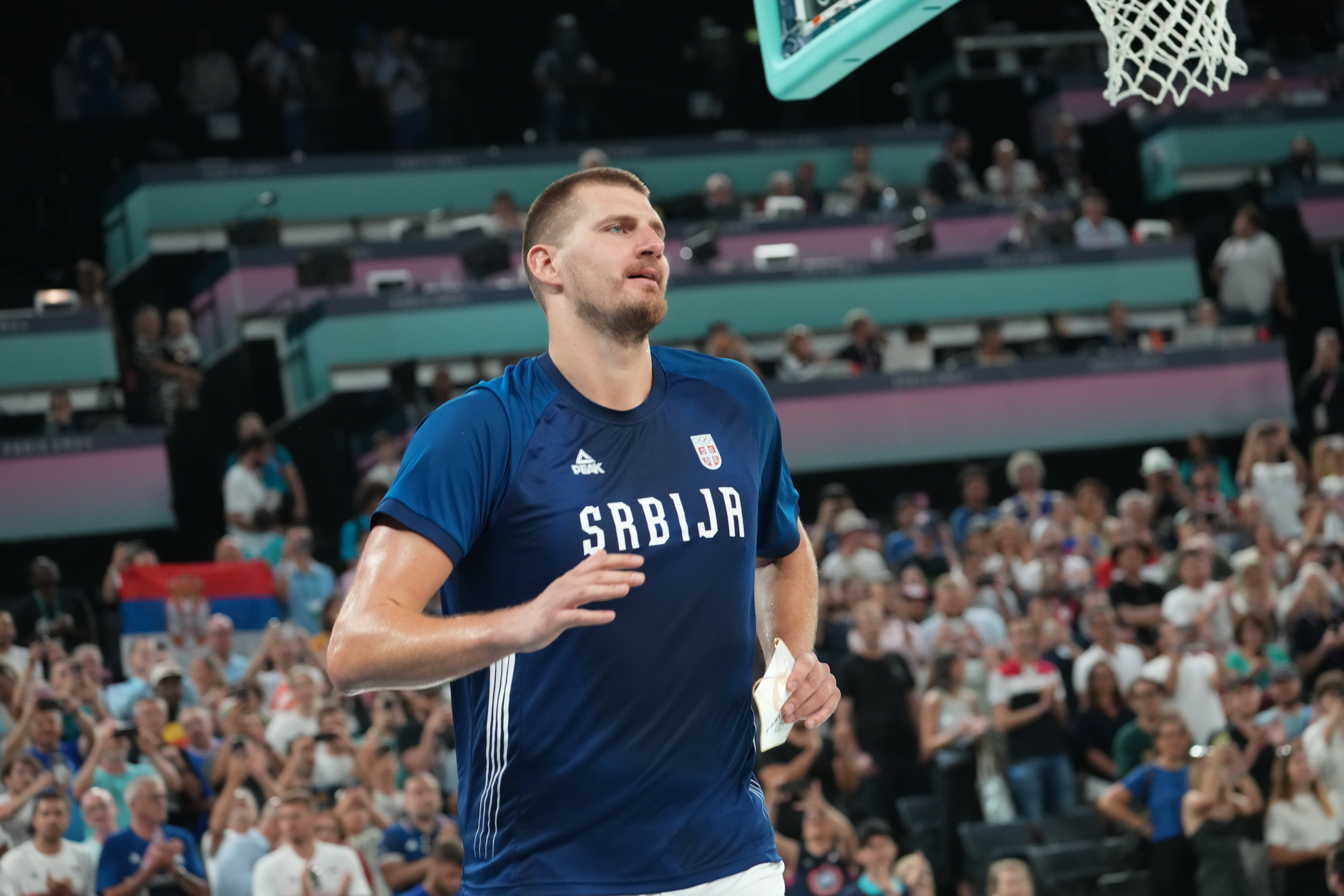 Pariz, 6. avgusta 2024. -  Koarkaka reprezentacija Srbije u Parizu igra meè èetvrtfinala Olimpijskih igara, a protivnik "Orlovima" je selekcija Australije. Koarka Srbije Nikola Jokiæ pre poèetka utakmice. FOTO TANJUG/ STRAHINJA AÆIMOVIÆ/ bg