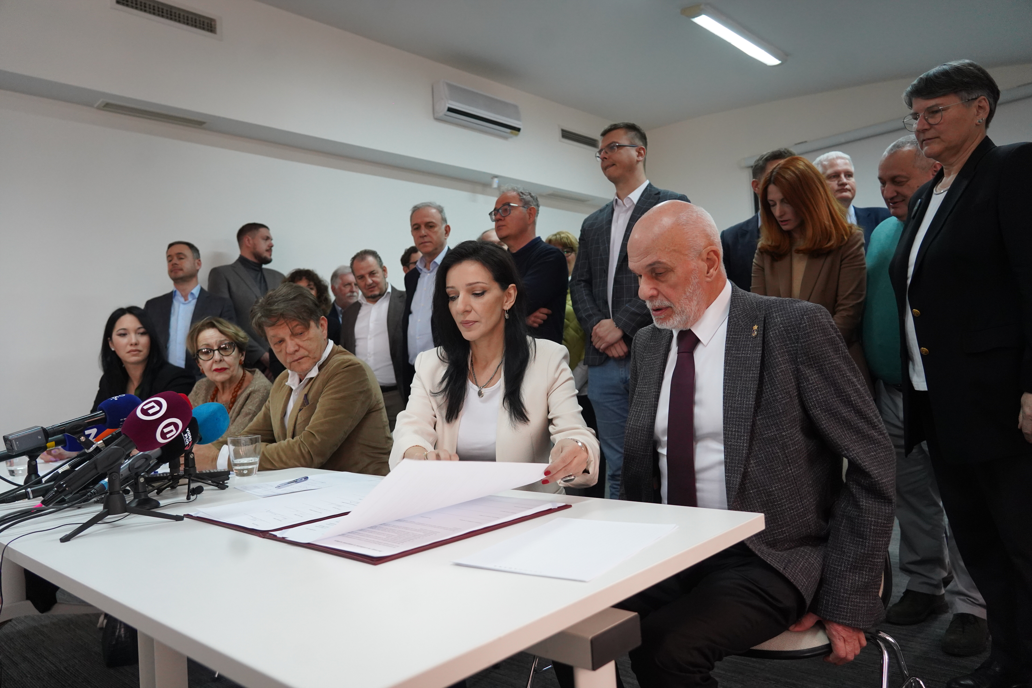 In the Envoy Center, at the media conference, the ProGlas initiative presented the "Agreement on conditions for fair, free and fair elections", which will be offered for signature to other interested parties and groups of citizens in the coming days.