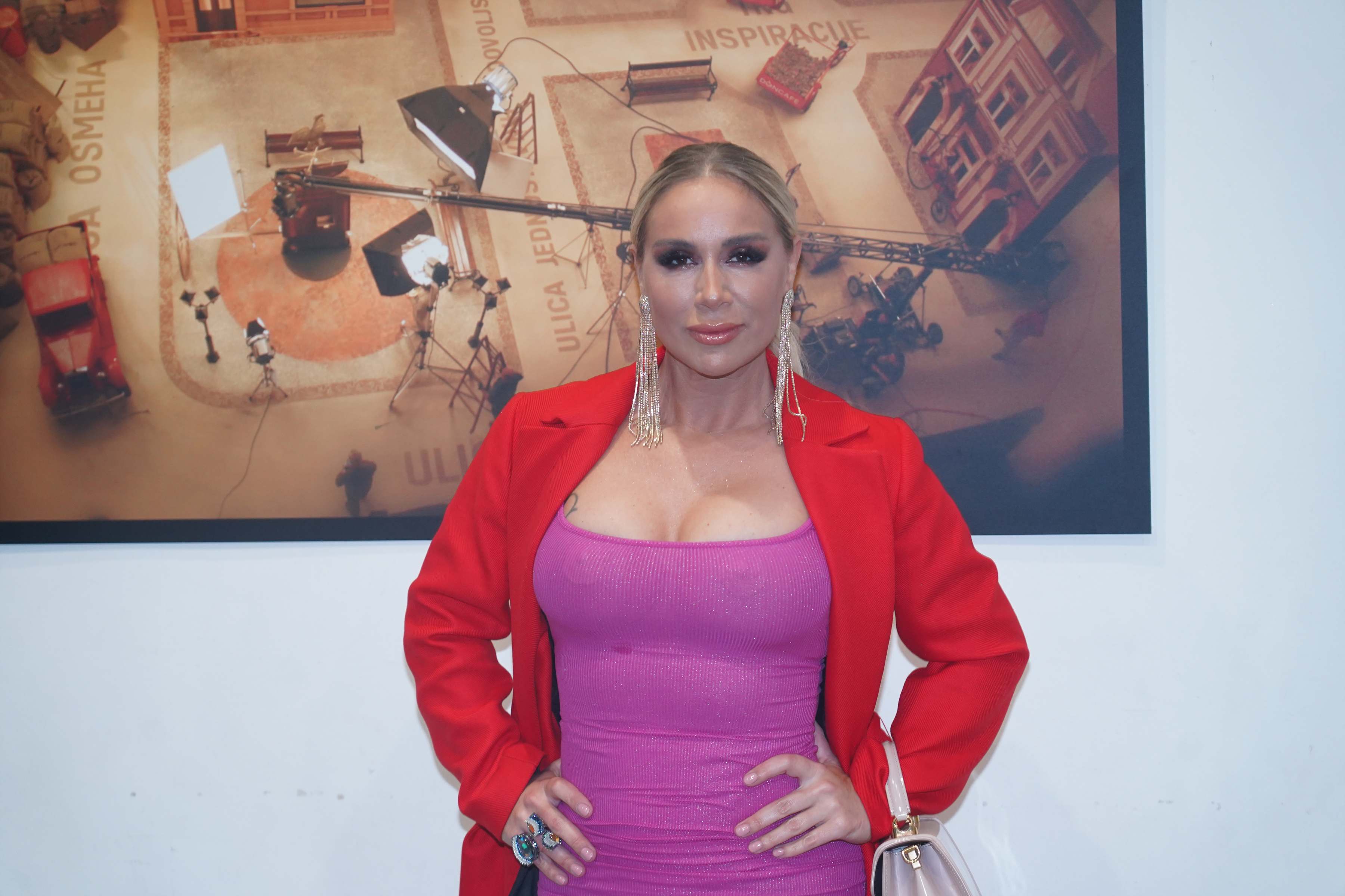 Recording of the New Year's program on Pink TV in Simanovci.Snimanje novogodisnjeg programa na televiziji Pink u Simanovcima.