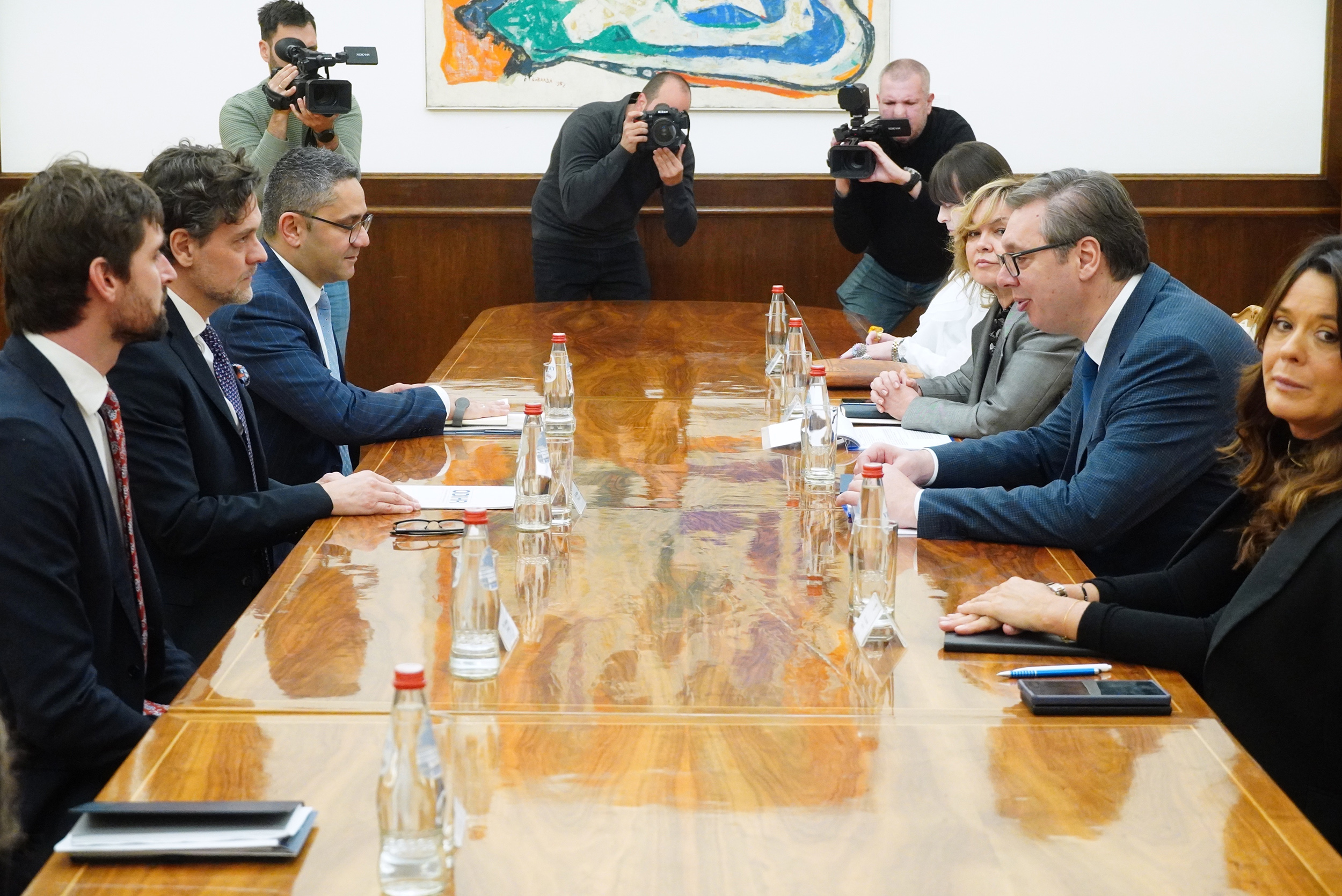 Beograd, 17. aprila 2024.- Predsednik Srbije Aleksandar Vučić primio je Matea Mekačija, direktora Kancelarije OEBS-a za demokratske institucije i ljudska prava (ODIHR). FOTO TANJUG/ VLADIMIR ŠPORČIĆ/ nr