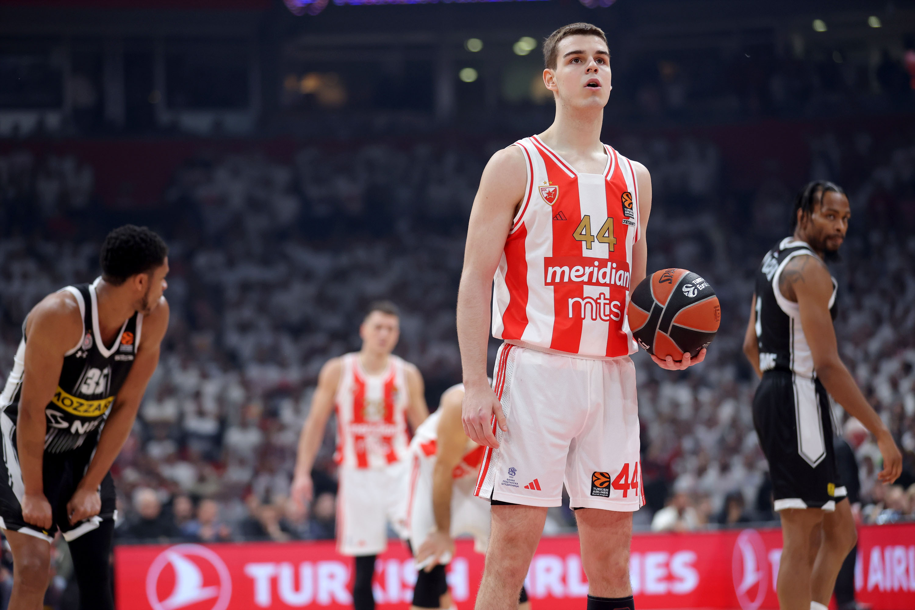 Crvena Zvezda v Partizan, Euroleague basketball match, regular season, round 19