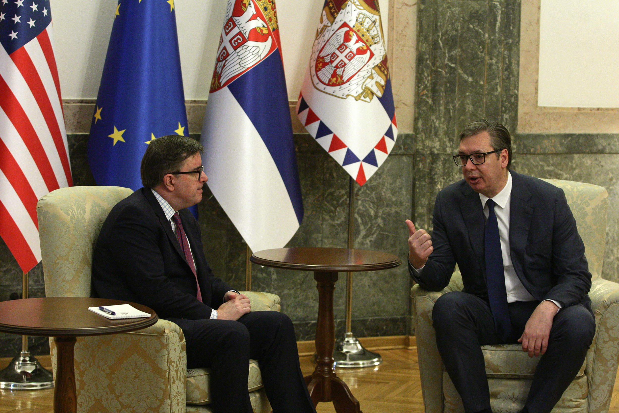 Beograd, 20. aprila 2024. -  Predsednik Srbije Aleksandar Vučić sastao se danas sa pomoćnikom sekretara Biroa za evropske i evroazijske poslove Stejt departmenta Džejmsom O'Brajanom. FOTO TANJUG/ SAVA RADOVANOVIĆ/ bg