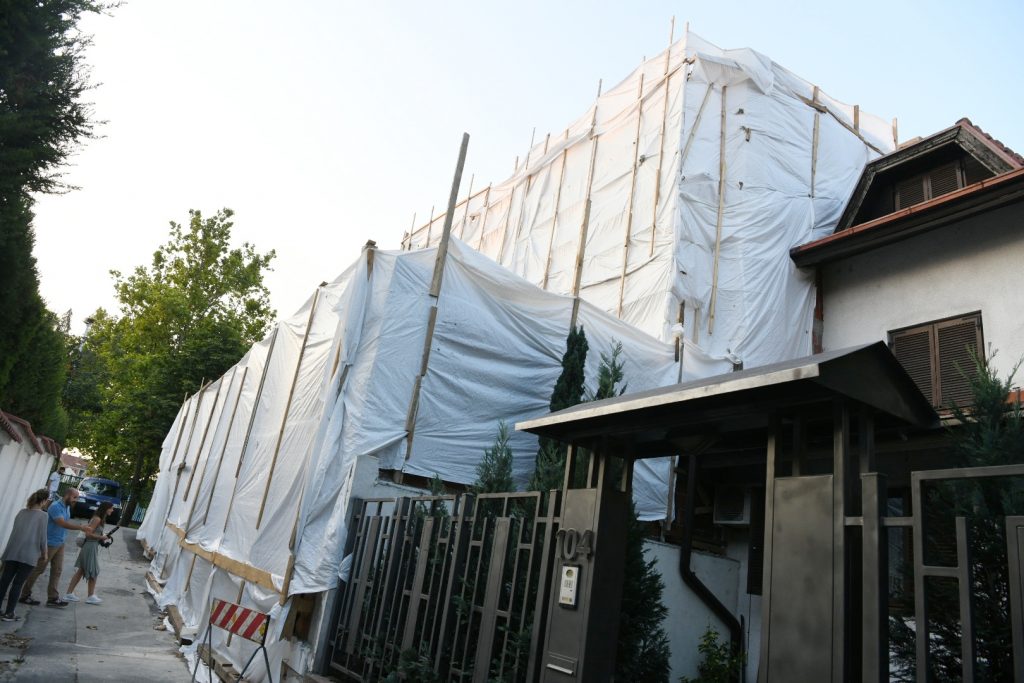 Beograd, 20.07.2021. Bežanijska kosa, Komšije Aleksandra Šapića, problem, radovi na kući, probila voda u podrumu, širi se Aleksandar Šapić, komšije ljute Foto: Vesna Lalić/Nova.rs