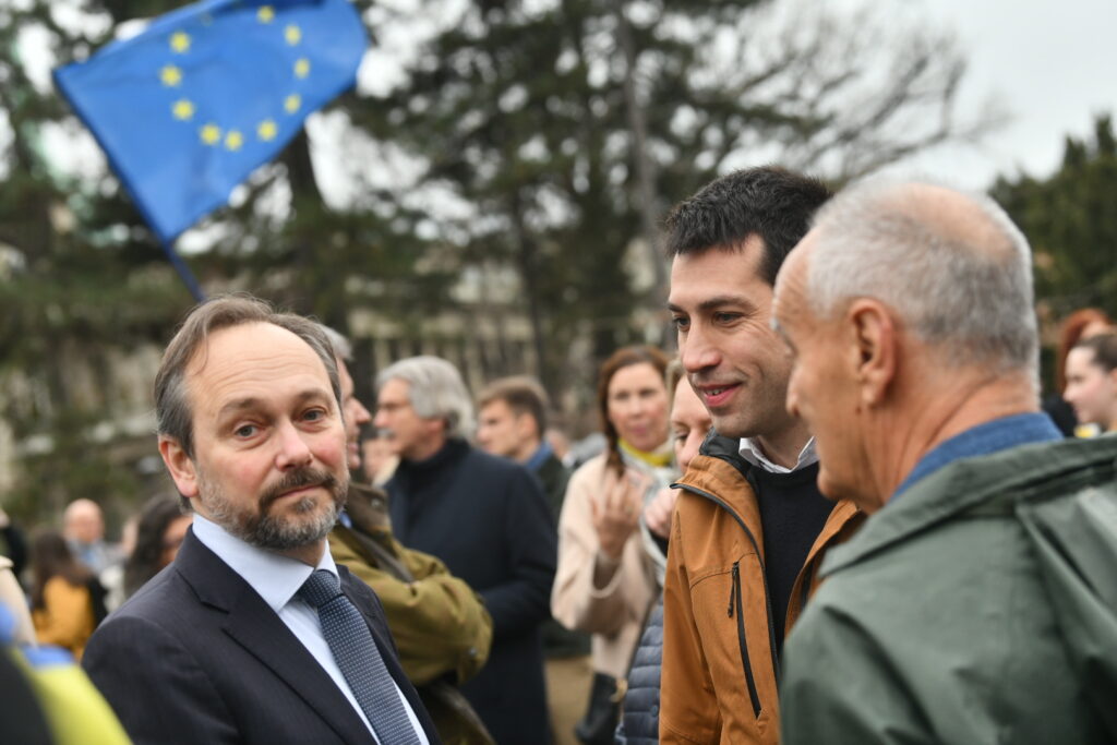 Beograd, 24.02.2023. Pionirski park, Skup podrške Ukrajini održava se u subotu u Beogradu, na poziv ambasade Ukrajine i volontera, povodom godišnjice od početka ruske invazije na Ukrajinu. Foto: Vesna Lalić/Nova.rs