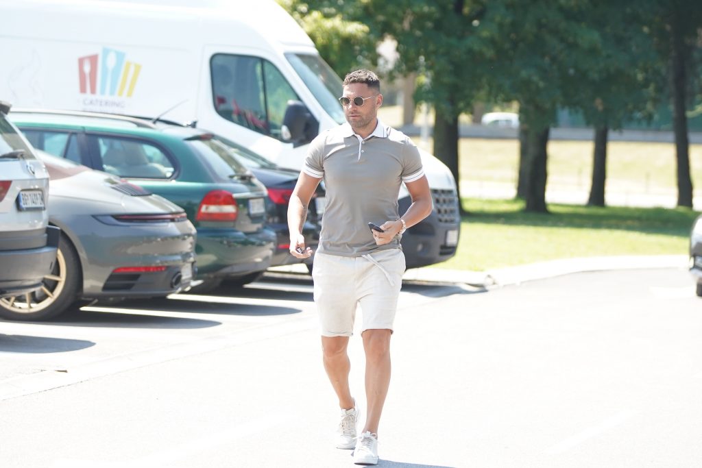 01, August, 2022, Belgrade - Soccer player Dusko Tosic in front of the Crowne Plaza Hotel. Dusko Tosic. Photo: Antonio Ahel/ATAImages
01, avgust, 2022, Beograd  - Fudbaler Dusko Tosic ispred hotela Crowne Plaza. Photo: Antonio Ahel/ATAImages