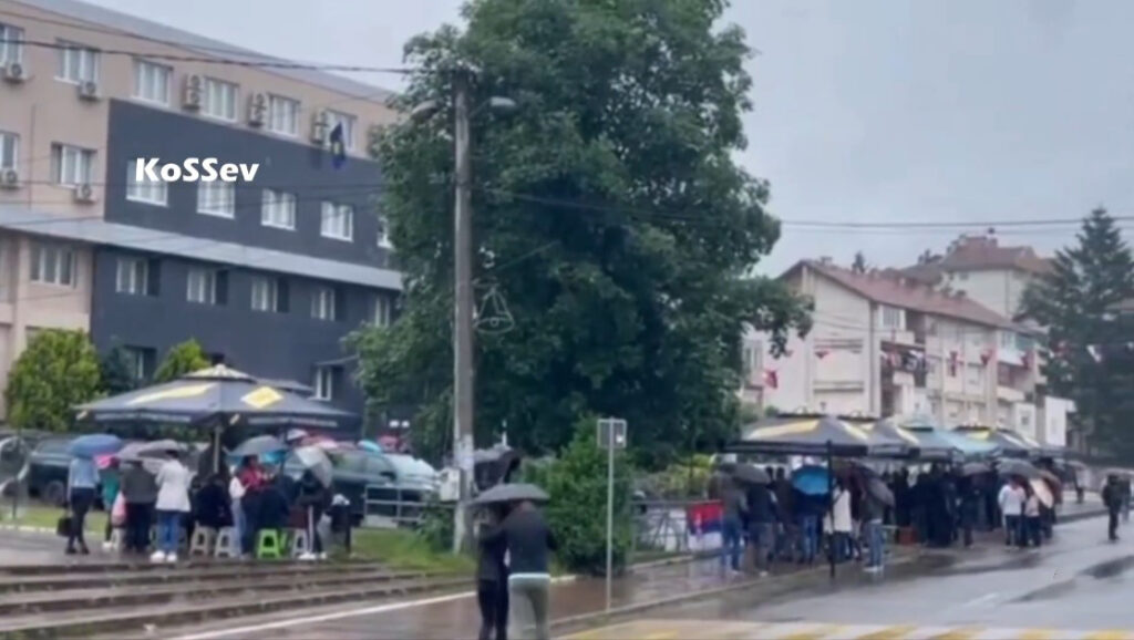 Leposavić, opštinska zgrada Foto: KoSSev