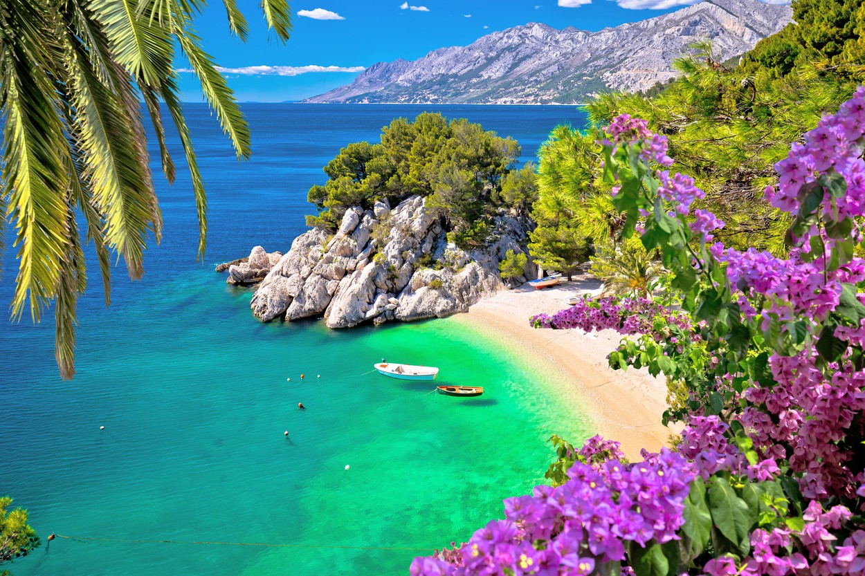 Idyllic beach Punta Rata in Brela aerial view,  Makarska riviera of Dalmatia,  Croatia,Image: 626113350, License: Royalty-free, Restrictions: , Model Release: no, Credit line: Dalibor Brlek / Panthermedia / Profimedia