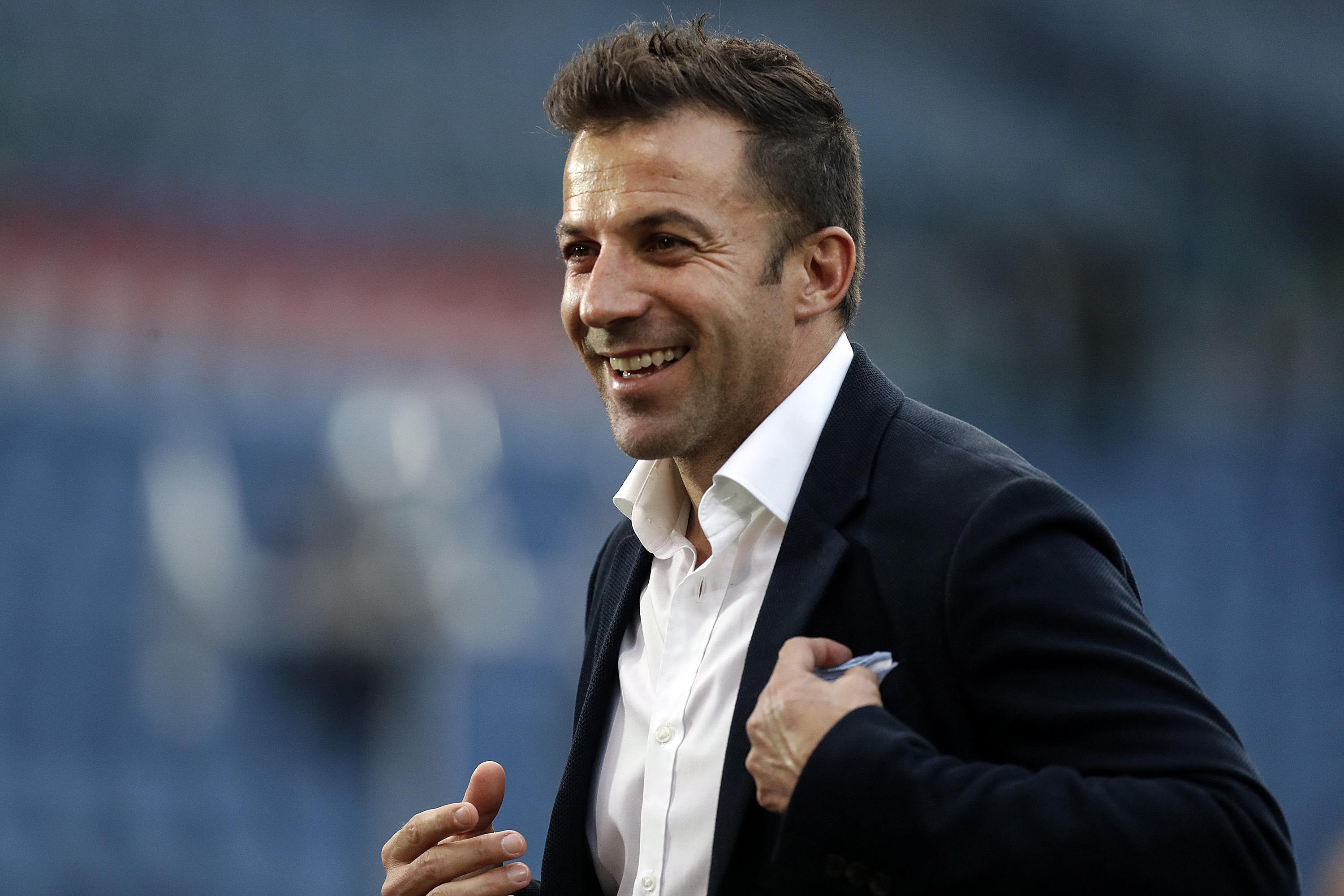 epa06733665 Ex Juventus player Alessandro Del Piero  before the Serie A soccer match between AS Roma and Juventus FC at the Olimpico stadium in Rome, Italy, 13 May 2018.  EPA-EFE/RICCARDO ANTIMIANI