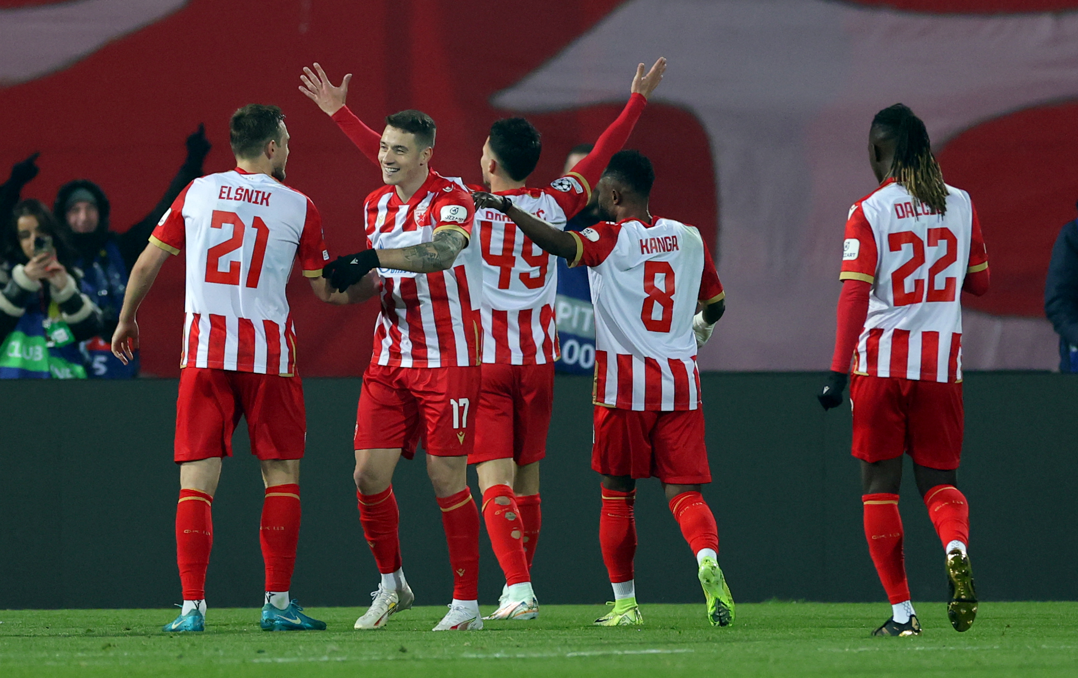 ZVEZDA-STUTTGART-7915