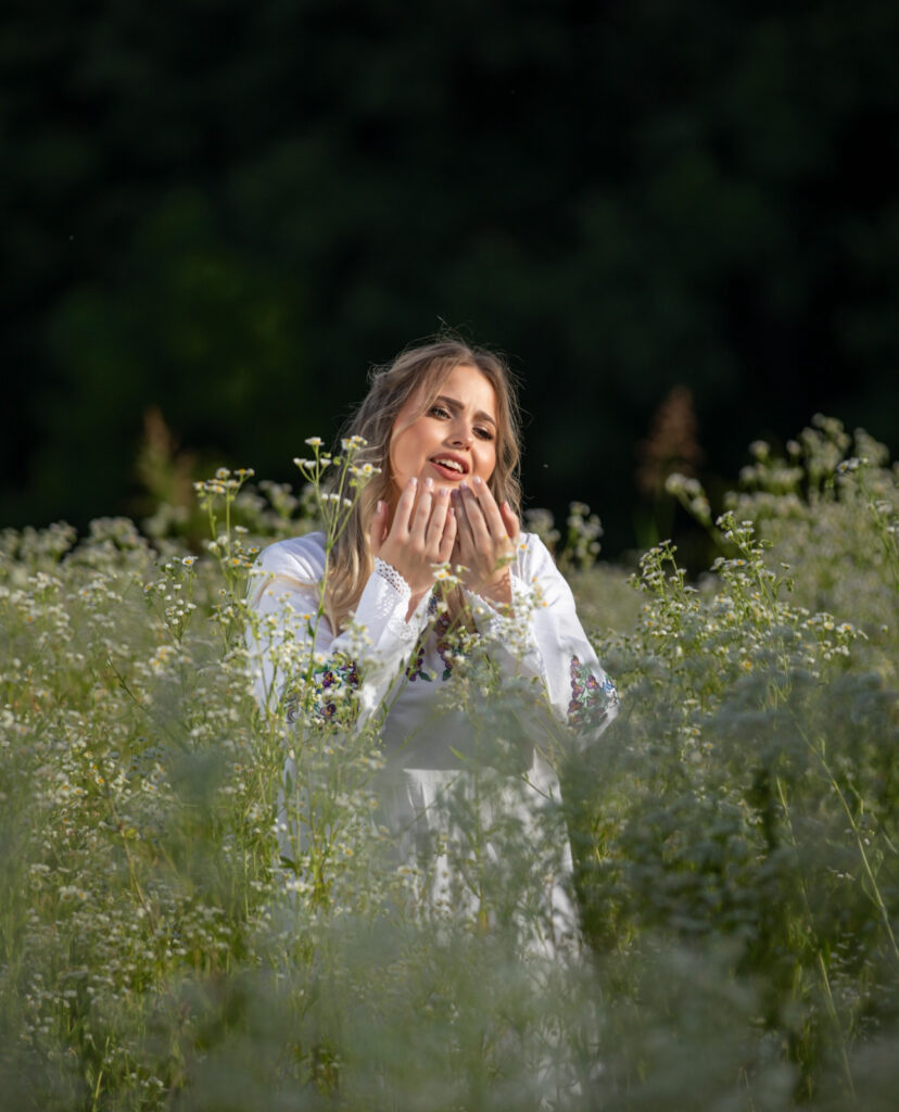 1727696769-Pevacica-Kristina-Andjelic-2-828x1024.jpeg