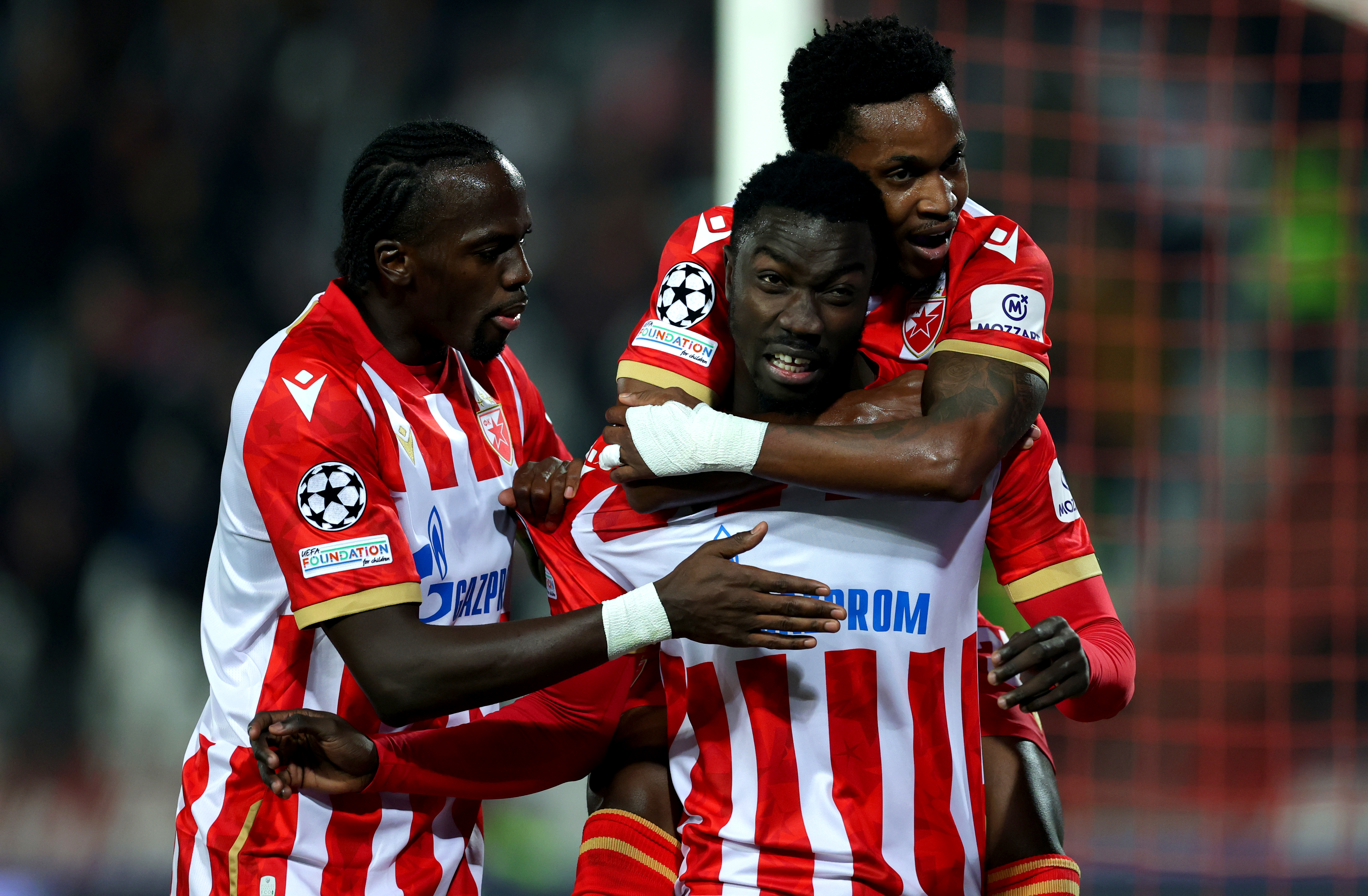 ZVEZDA-STUTTGART-7815