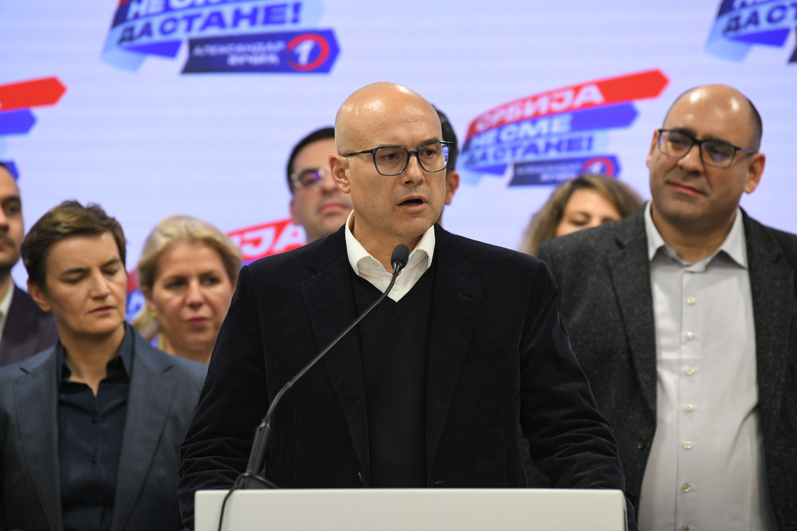 Beograd 17. decembar 2023. Izborna noć, parlamentarni i lokalni Izbori 2023 u Srbiji Izborni stab SNS Srpska napredna stranka Foto:Amir Hamzagić/Nova.rs