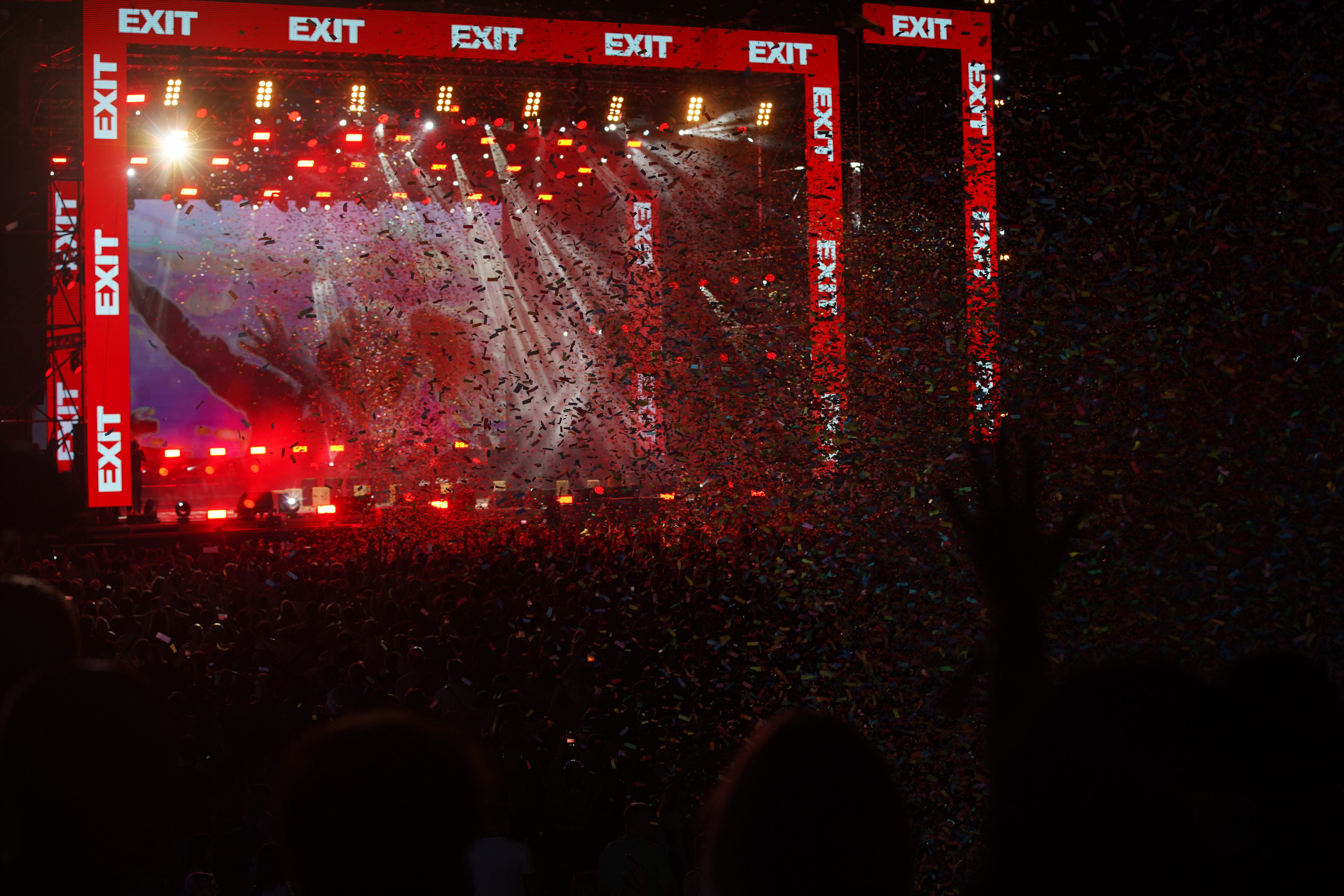 A shower of confetti and a light installation marked that the Exit festival 2024 was open.Kisa konfeta i svetlosna instalacija su oznacili da je Exit festival 2024 otvoren.
