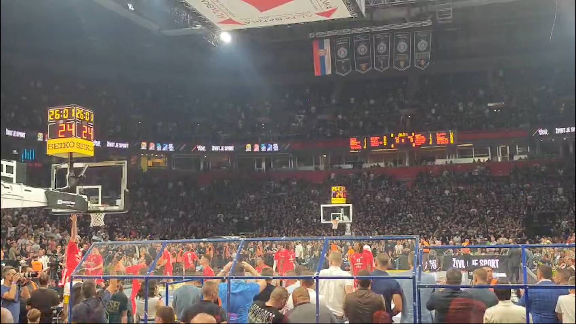 Zvižduci za košarkaše Zvezde