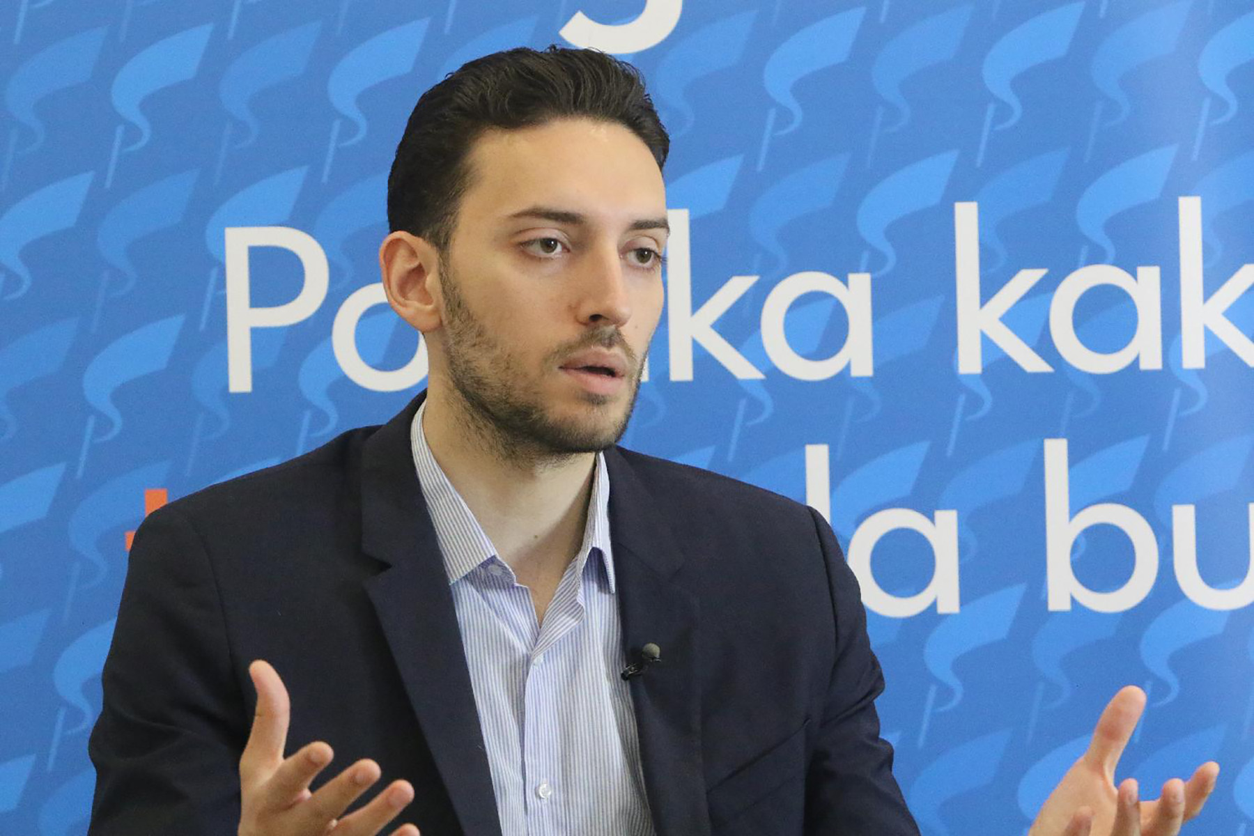 Mesto: BEOGRAD
Datum: Sun Jul 02 10:58:15 CEST 2023
Dogadjaj: EVROSERVIS/KVAKA 23 - izjava narodnog poslanika Pokreta slobodnih građana Pavla Grbovića, u okviru serijala Kvaka 23
Fotoreporter: Aleksandar Mijailović
Ličnosti: Pavle Grbović
Izvor: FoNet