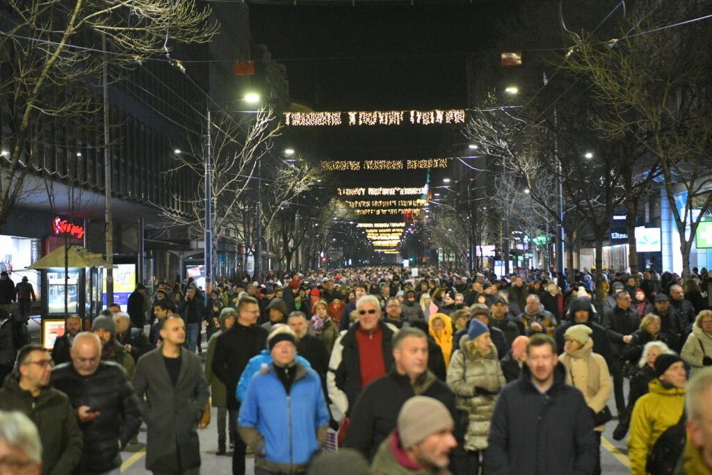 Beograd, 16.01.2024. Protest ispred RIK-a u Kralja Milana, Srbija protiv nasilja, povodom pokradenih izbora i godišnjice smrti Olivera Ivanovića, šetnja do Crkve Sv. Marka  Foto: Amir Hamzagić/Nova.rs