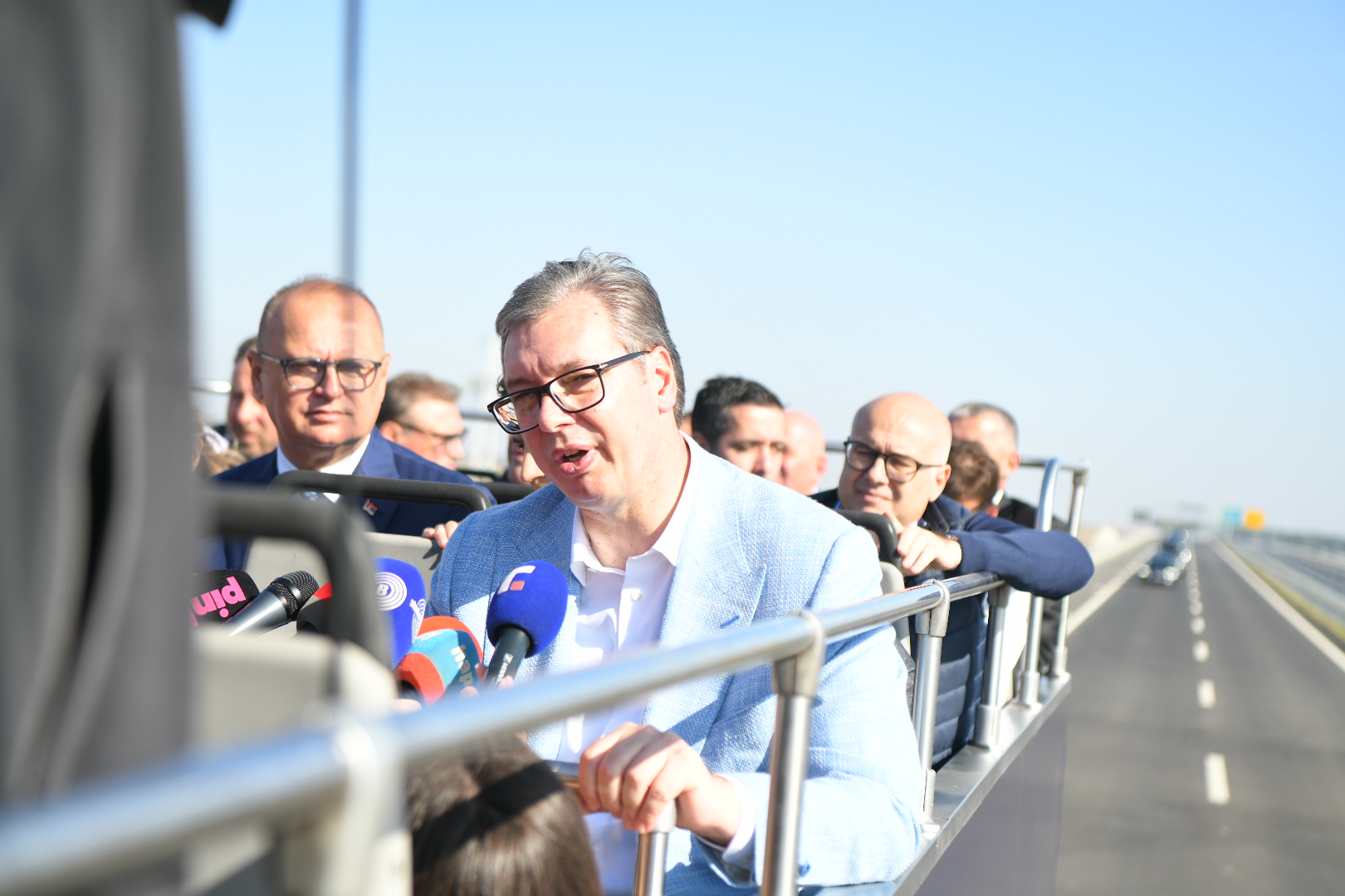 Beograd, 12. oktobra 2023. Aleksandar Vučić stigao je danas u Rumu na svečano otvaranje novog autoputa u punom profilu od Rume do Šapca, u dužini od 24,6 kilometara. Ruma-Šabac autoput otvaranje Foto: Amir Hamzagić/Nova.rs