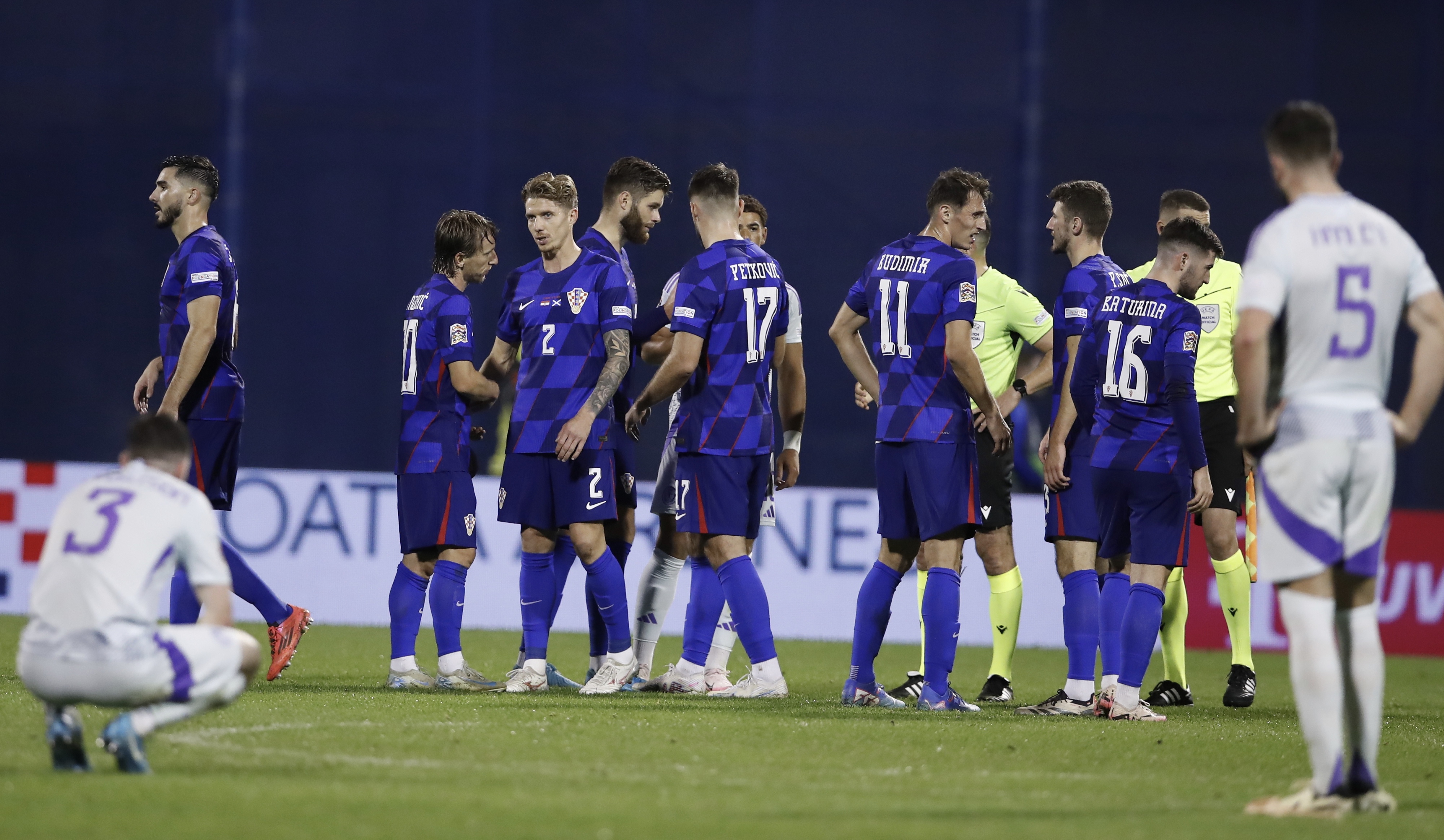 epa11656274 Players of Croatia react after winning the UEFA Nations League group A soccer match between Croatia and Scotland in Zagreb, Croatia, 12 October 2024.  EPA-EFE/ANTONIO BAT