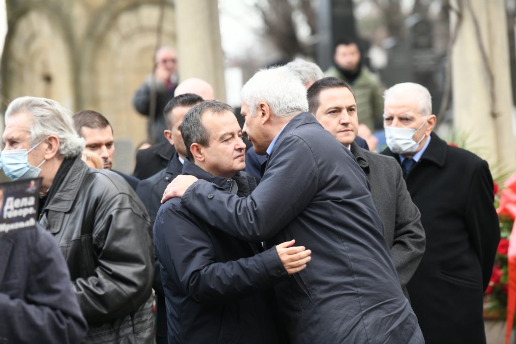 Beograd 02. decembar 2021. Sahrana politicara Milutina Mrkonjica Mrke na Novo groblju u Beogradu u Aleji zasluznih gradjana Foto: Vesna Lalić/Nova.rs