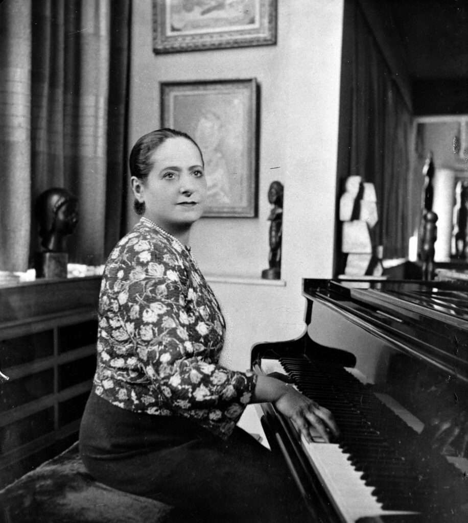 Héléna Rubinstein (1870-1965), esthéticienne polonaise, naturalisée américaine.     LIP-28429,Image: 286579236, License: Rights-managed, Restrictions: , Model Release: no, Credit line: Roger-Viollet via AFP / Roger Viollet / Profimedia