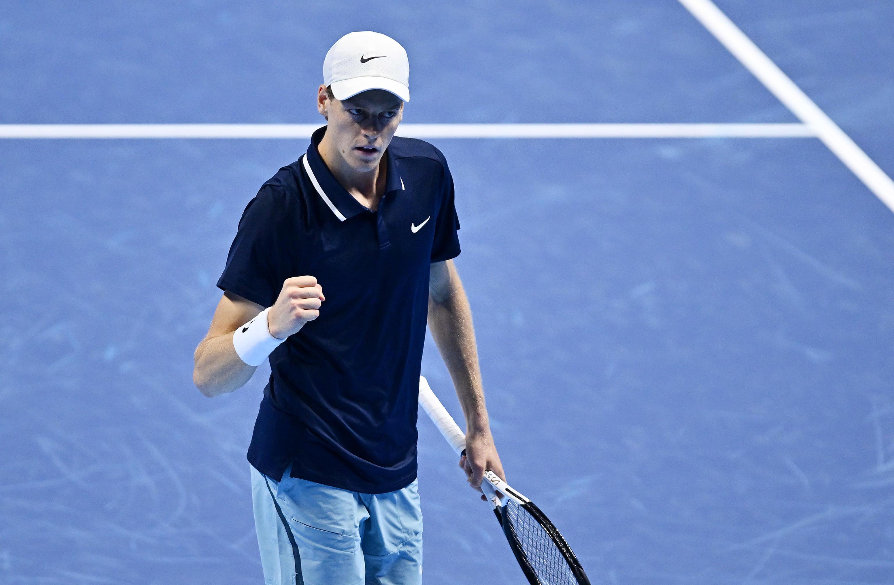 epa11713766 Jannik Sinner of Italy celebrates a pint during his Round Robin match against Alex De Minaur of Australia at the Nitto ATP Finals in Turin, Italy, 10 November 2024.  EPA-EFE/Alessandro Di Marco