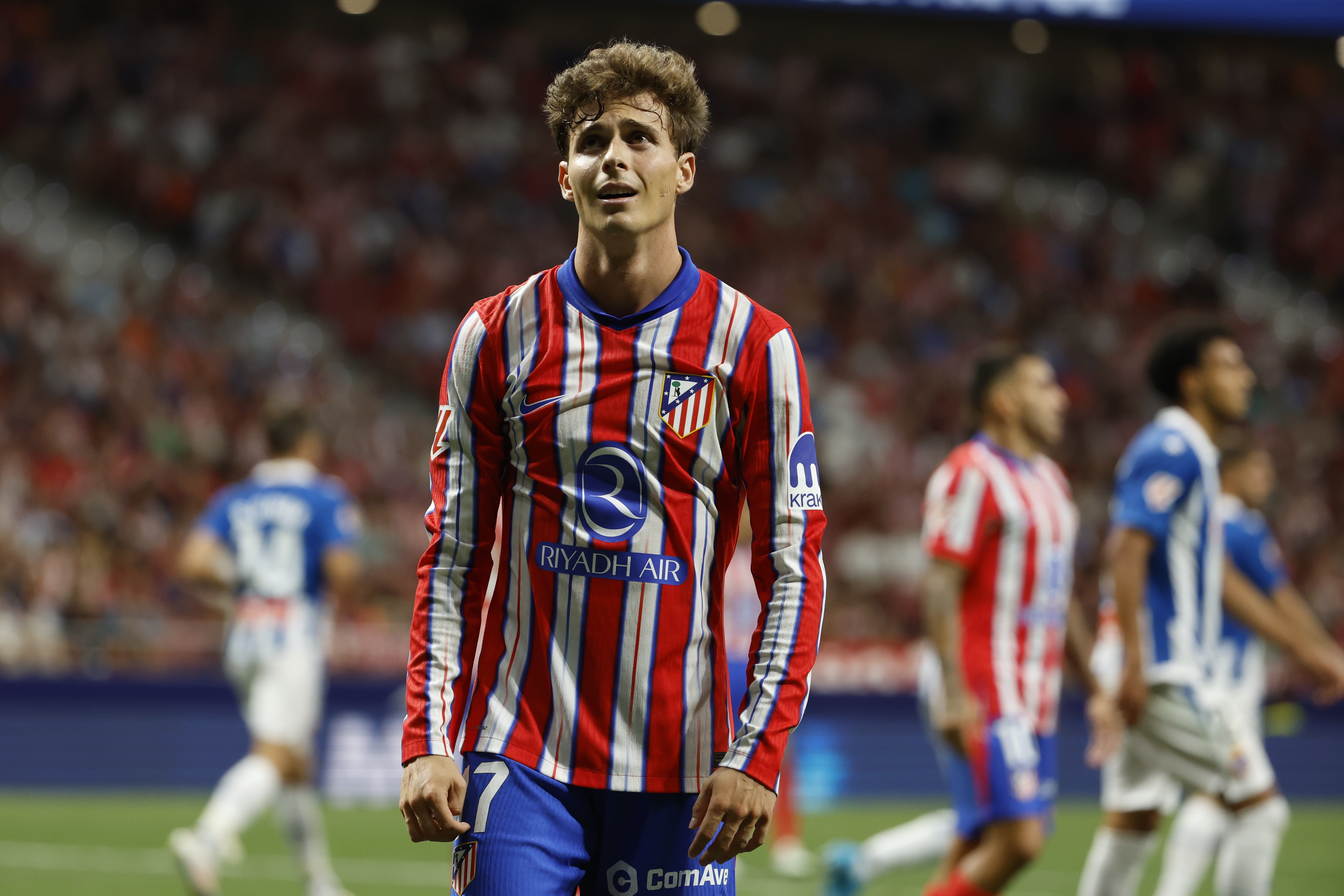 epa11570222 Atletico's midfielder Rodrigo Riquelme reacts during the Spanish LaLiga EA Sports soccer match between Atletico de Madrid and RCD Espanyol at Metropolitano stadium in Madrid, Spain, 28 August 2024.  EPA-EFE/Mariscal
