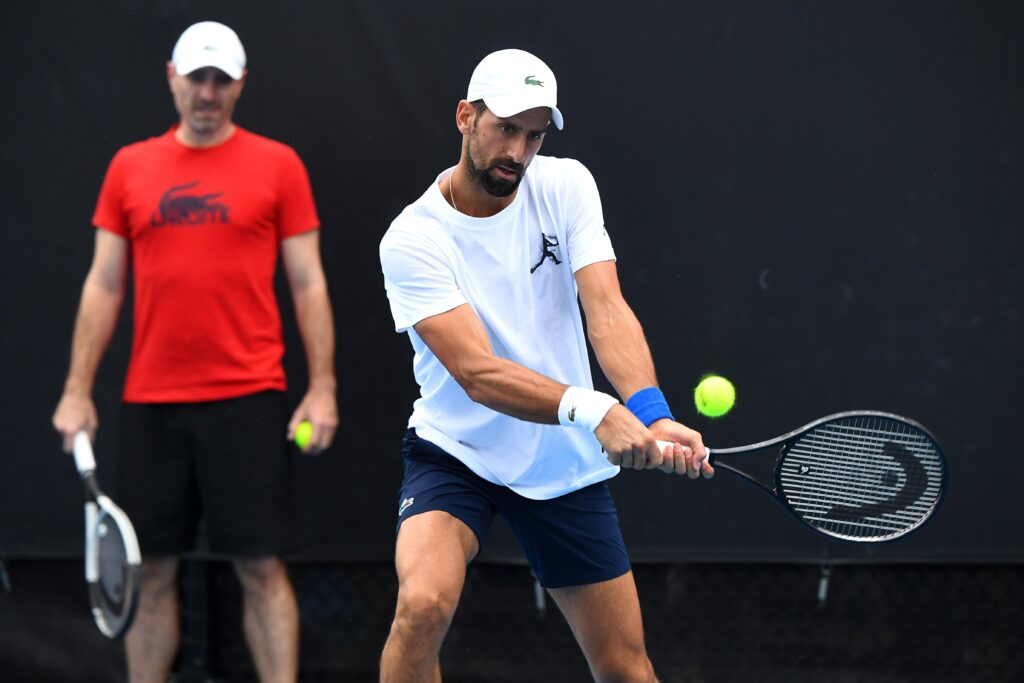 epa11796886 Novak Djokovic of Serbia trains during the Brisbane International at the Queensland Tennis Centre in Brisbane, Australia, 29 December 2024.  EPA-EFE/JONO SEARLE AUSTRALIA AND NEW ZEALAND OUT
