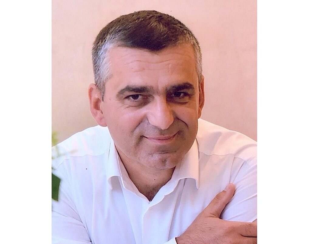 Rezidba voća u čačanskom kraju je počela, ali, kako kažu voćari, nepovoljni klimatski uslovi će uticati na prinos. Očekuju neizvesnu sezonu