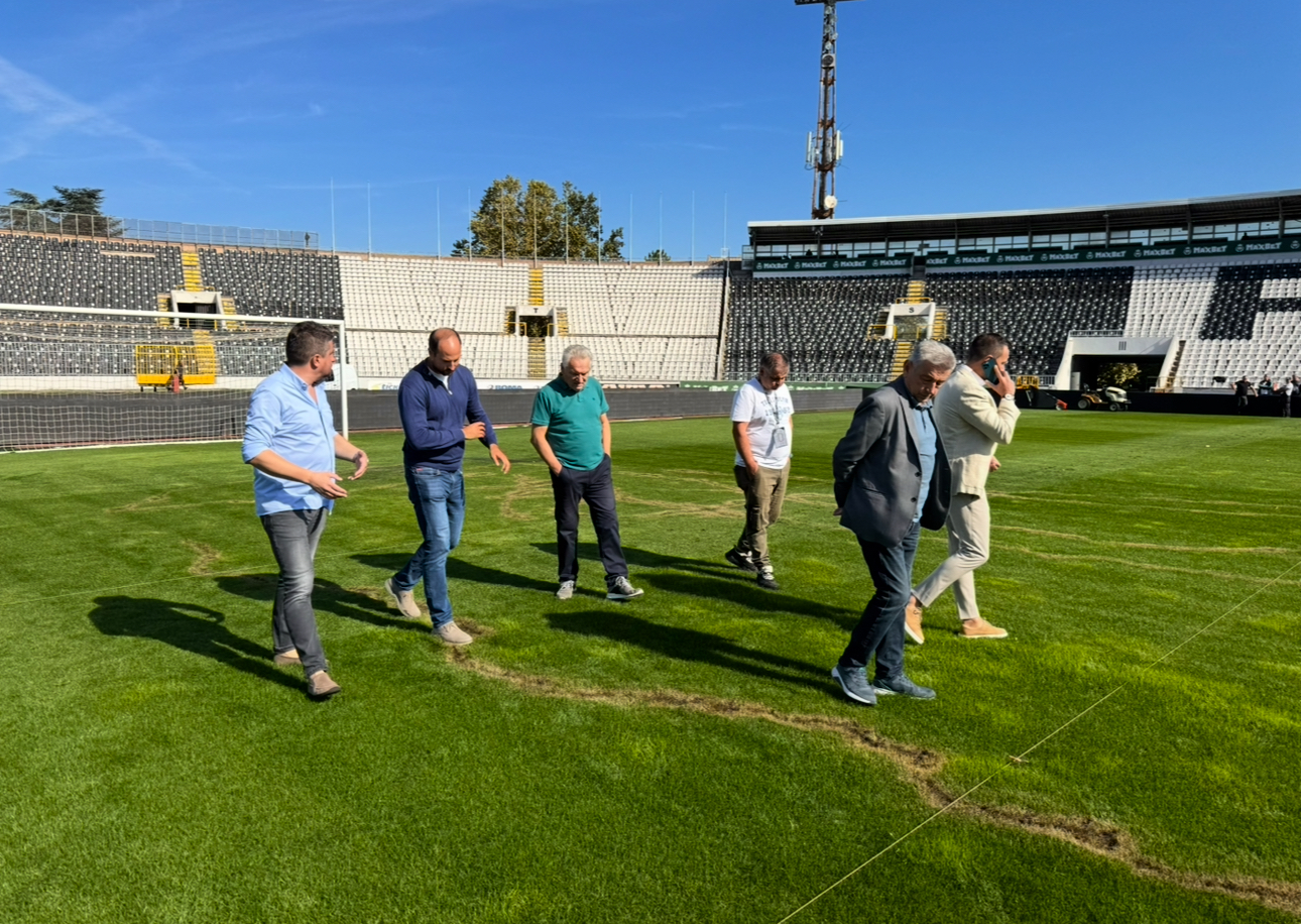Inspekcija terena na stadionu Partizana