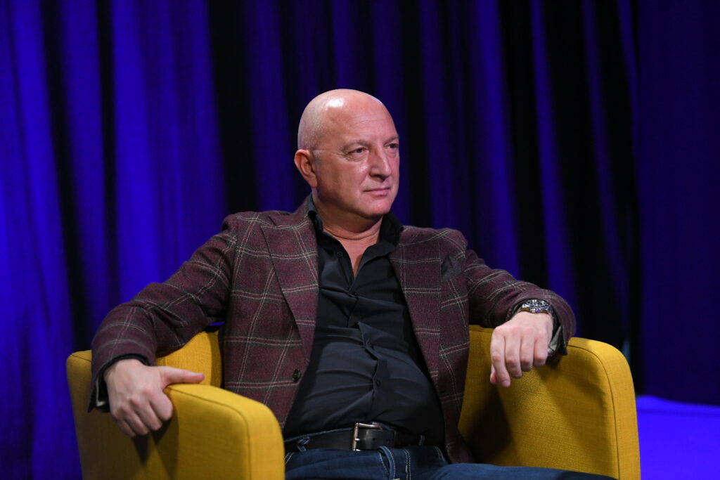 Beograd 05. mart 2024. Endži Mavrić harmonikas glavni muzoicki urednik Grand proukcije Foto:Amir Hamzagić/Nova.rs