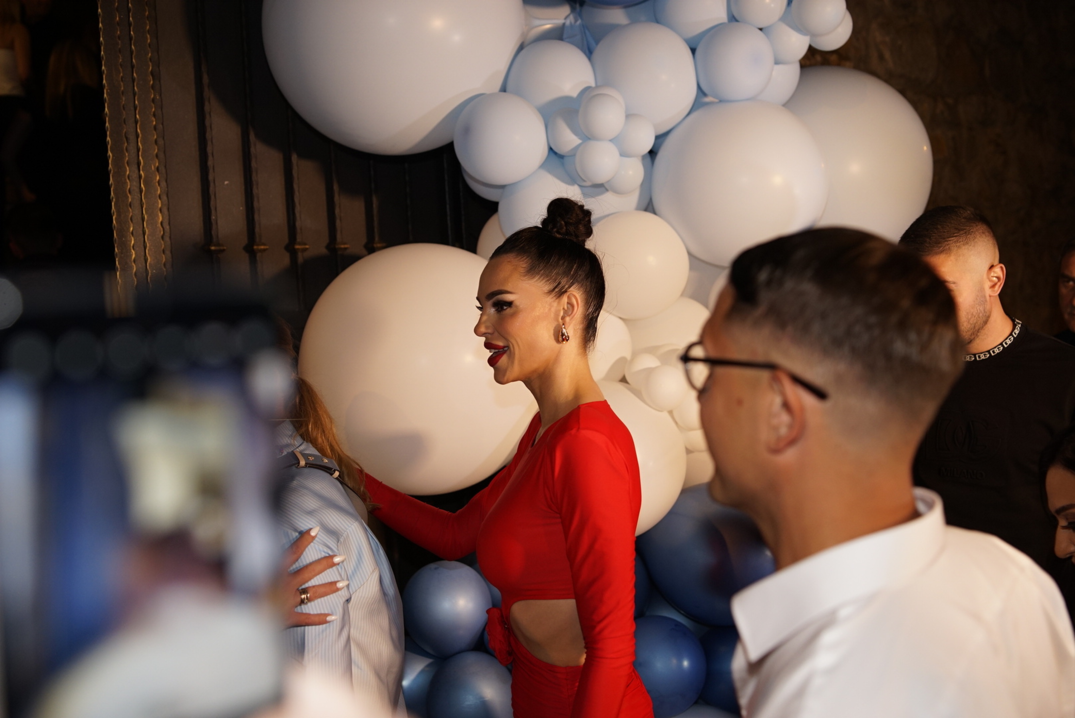 The celebration of the birth of Velj and Bogdana Raznatovic's third son was held in the house of Svetlana Ceca Raznatovic.Proslava povodom rodjenja treceg sina Velja i Bogdane Raznatovic u odrzana je u kuci Svetlane Cece Raznatovic