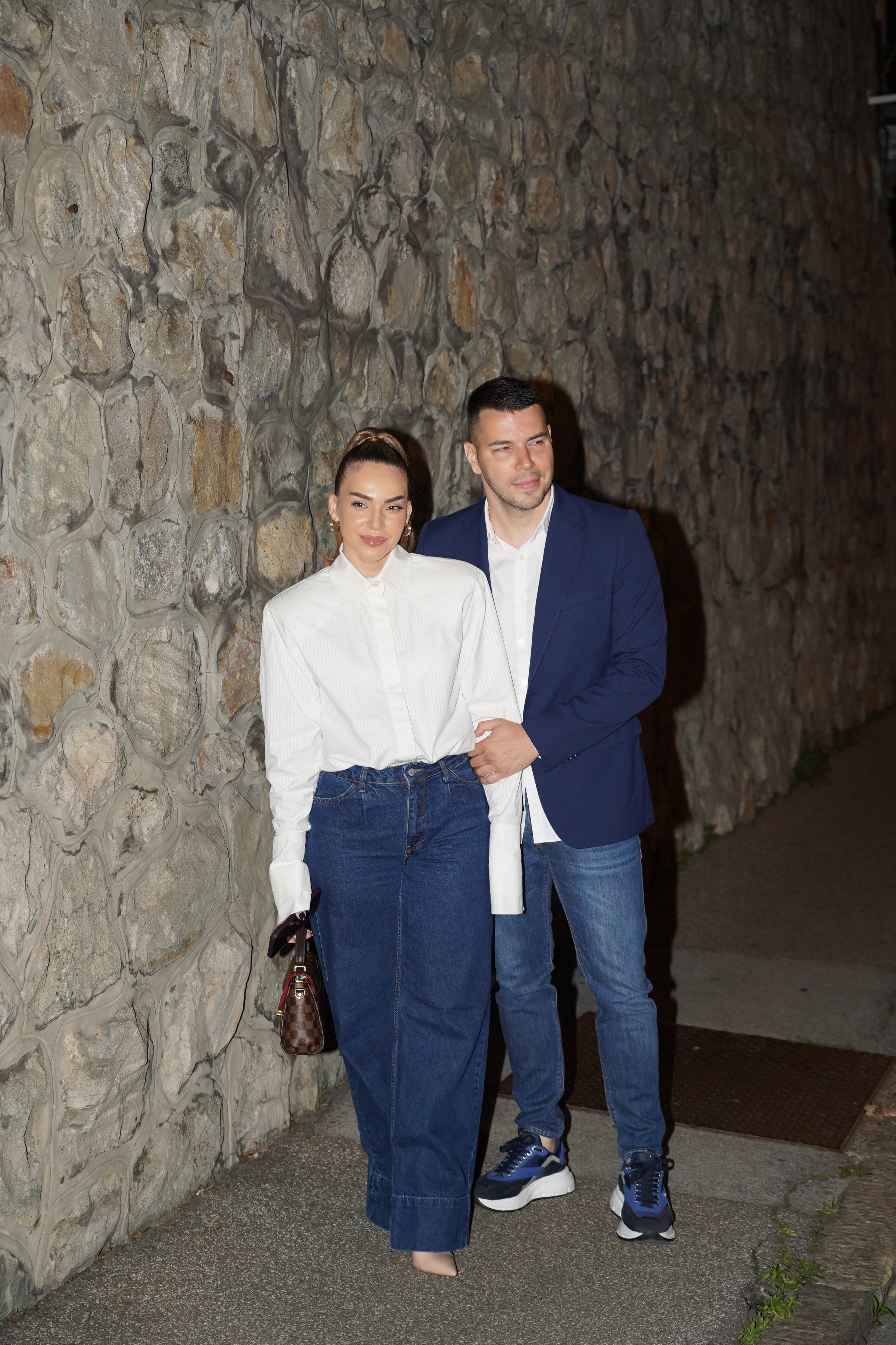 The celebration of the birth of Velj and Bogdana Raznatovic's third son was held in the house of Svetlana Ceca Raznatovic.Proslava povodom rodjenja treceg sina Velja i Bogdane Raznatovic u odrzana je u kuci Svetlane Cece Raznatovic
