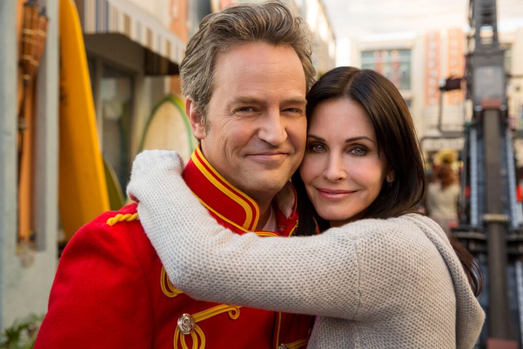 COUGAR TOWN, (from left): Matthew Perry, Courteney Cox, 'Hard On Me', (Season 5, ep. 505, aired Feb. 4, 2014).,Image: 184945462, License: Rights-managed, Restrictions: , Model Release: no, Credit line: Doug Hyun / Everett / Profimedia