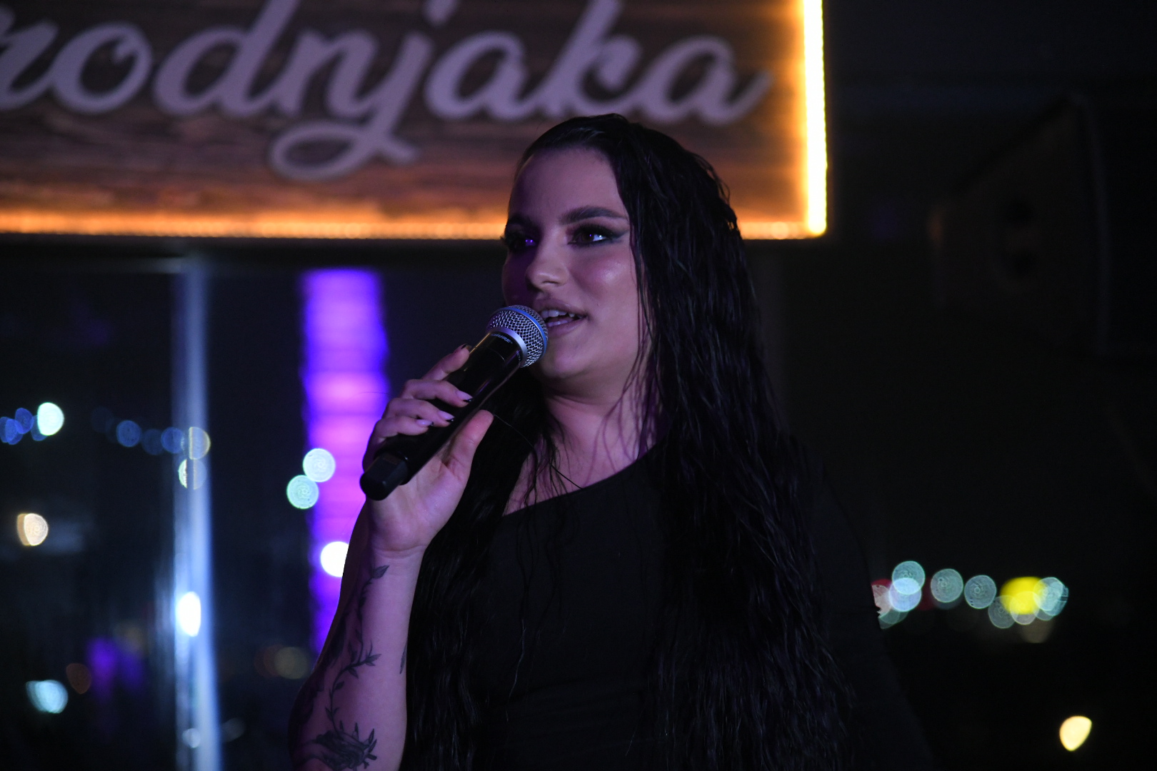 Beograd 05. april 2023. Promocija nove pesme pevacice Barbare Bobak u restoranu Klub narodnjaka Foto:Nemanja Jovanović/Nova.rs