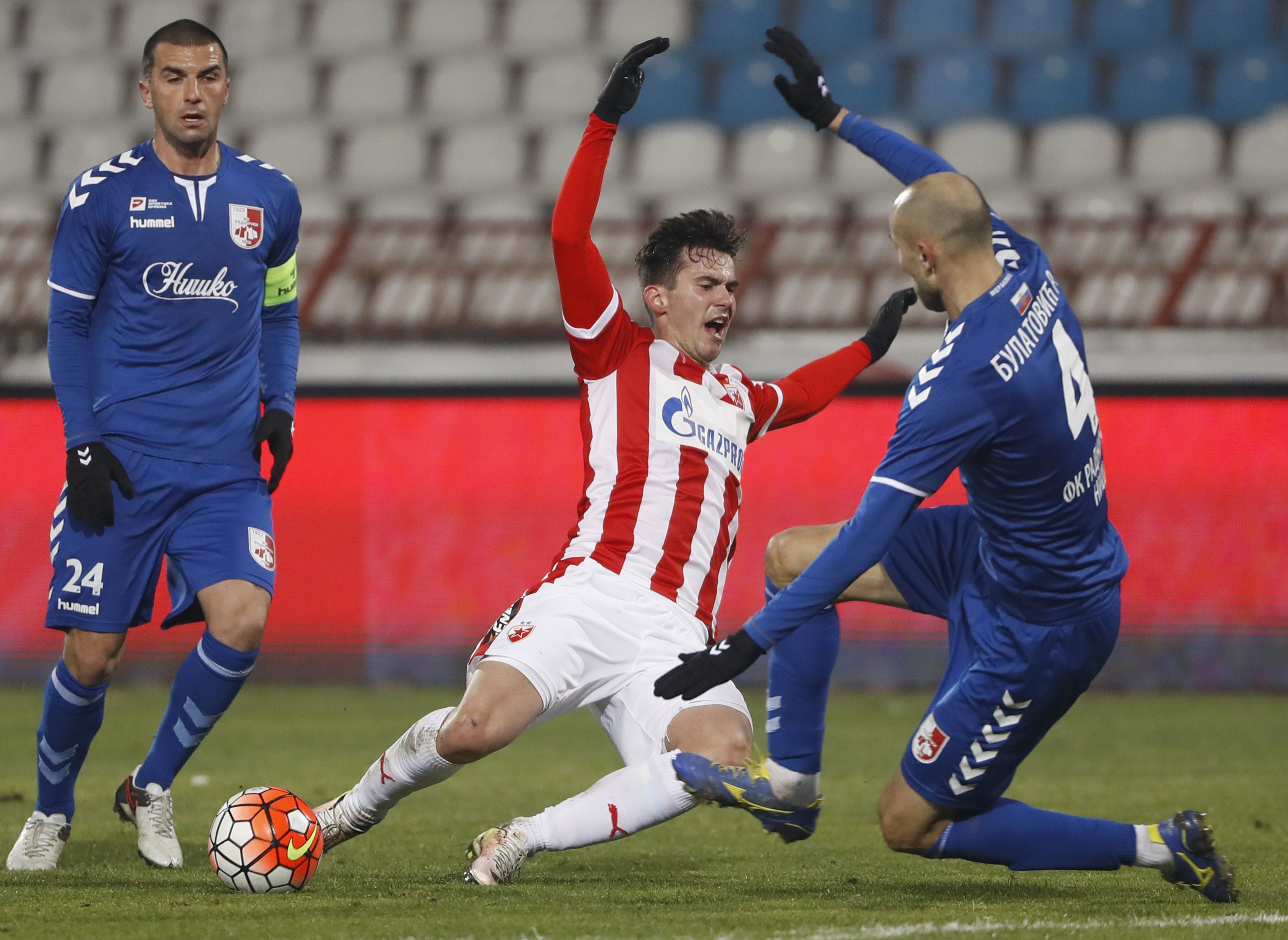 Fudbal Super League season 2016-2017
Crvena Zvezda v Radnicki Nis
Marko Poletanovic (C) Rados Bulatovic (R) and Aleksandar Jovanovic (L)
Beograd, 12.10.2016.
foto: Srdjan Stevanovic/Starsportphoto©