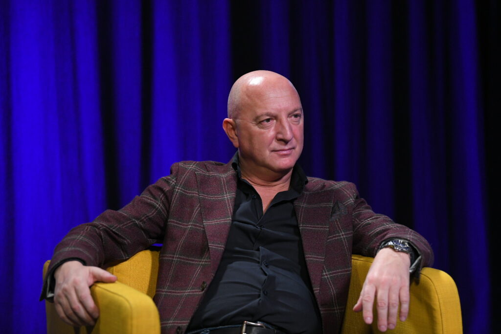 Beograd 05. mart 2024. Endži Mavrić harmonikas glavni muzoicki urednik Grand proukcije Foto:Amir Hamzagić/Nova.rs