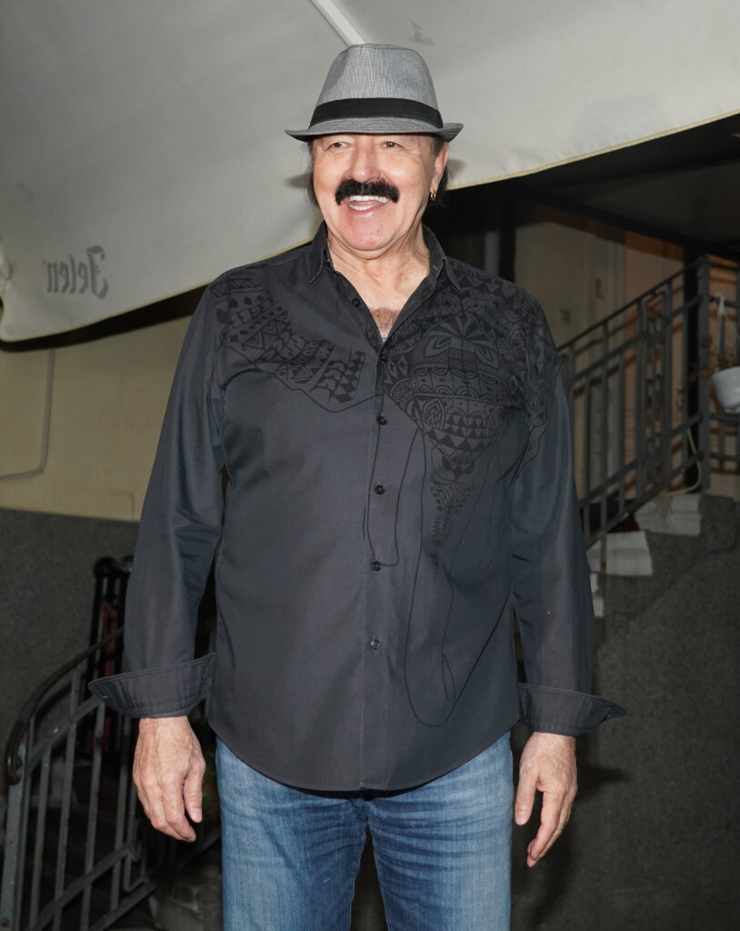 29, September, 2022, Belgrade - Haris Dzinovic's performance at the Dva jelena restaurant. Haris Dzinovic. Photo: Antonio Ahel/ATAImages
29, septembar, 2022, Beograd  - Nastup Harisa Dzinovica u restoranu Dva jelena Photo: Antonio Ahel/ATAImages