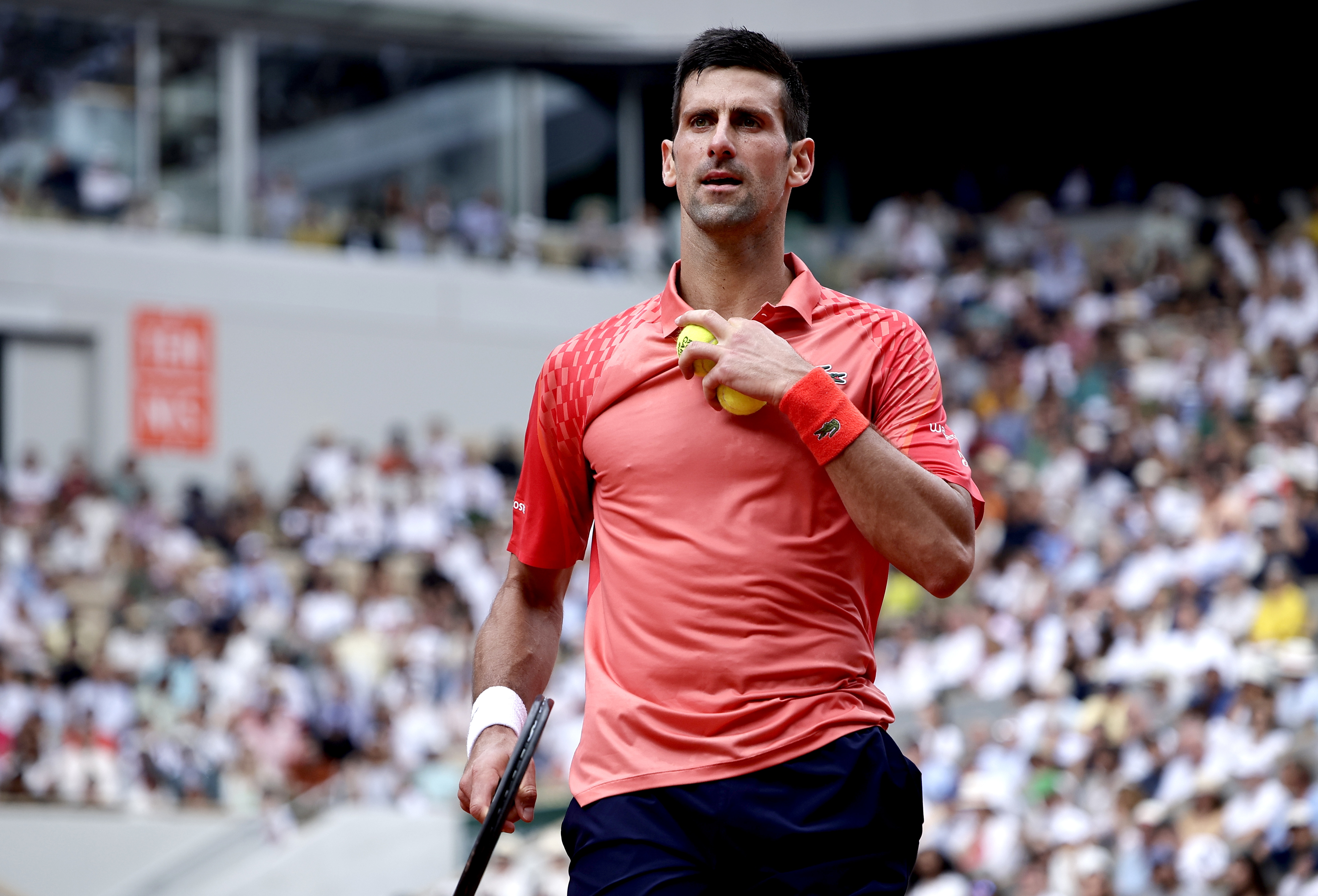 epa10685395 Novak Djokovic of Serbia plays Casper Ruud of Norway in their Men's final match during the French Open Grand Slam tennis tournament at Roland Garros in Paris, France, 11 June 2023.  EPA-EFE/CHRISTOPHE PETIT TESSON